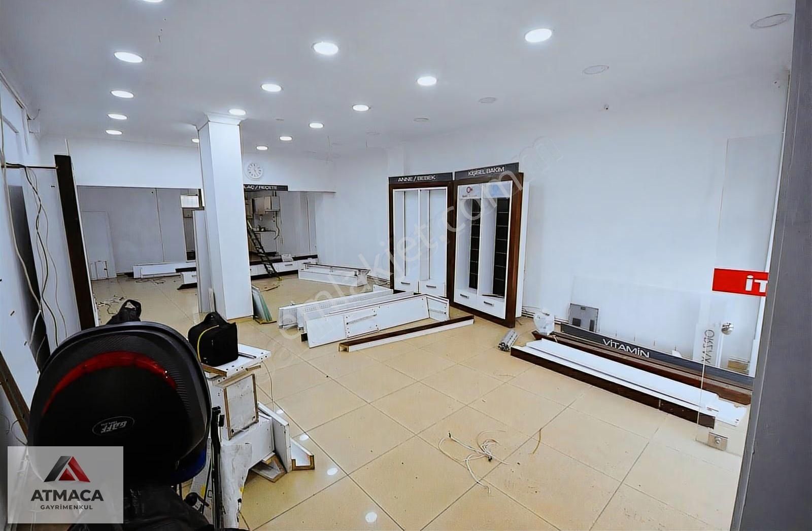 Sefaköy Tevfikbey Meydanda 100m2 Düz Giriş Kiralık Dükkan - Görsel 9