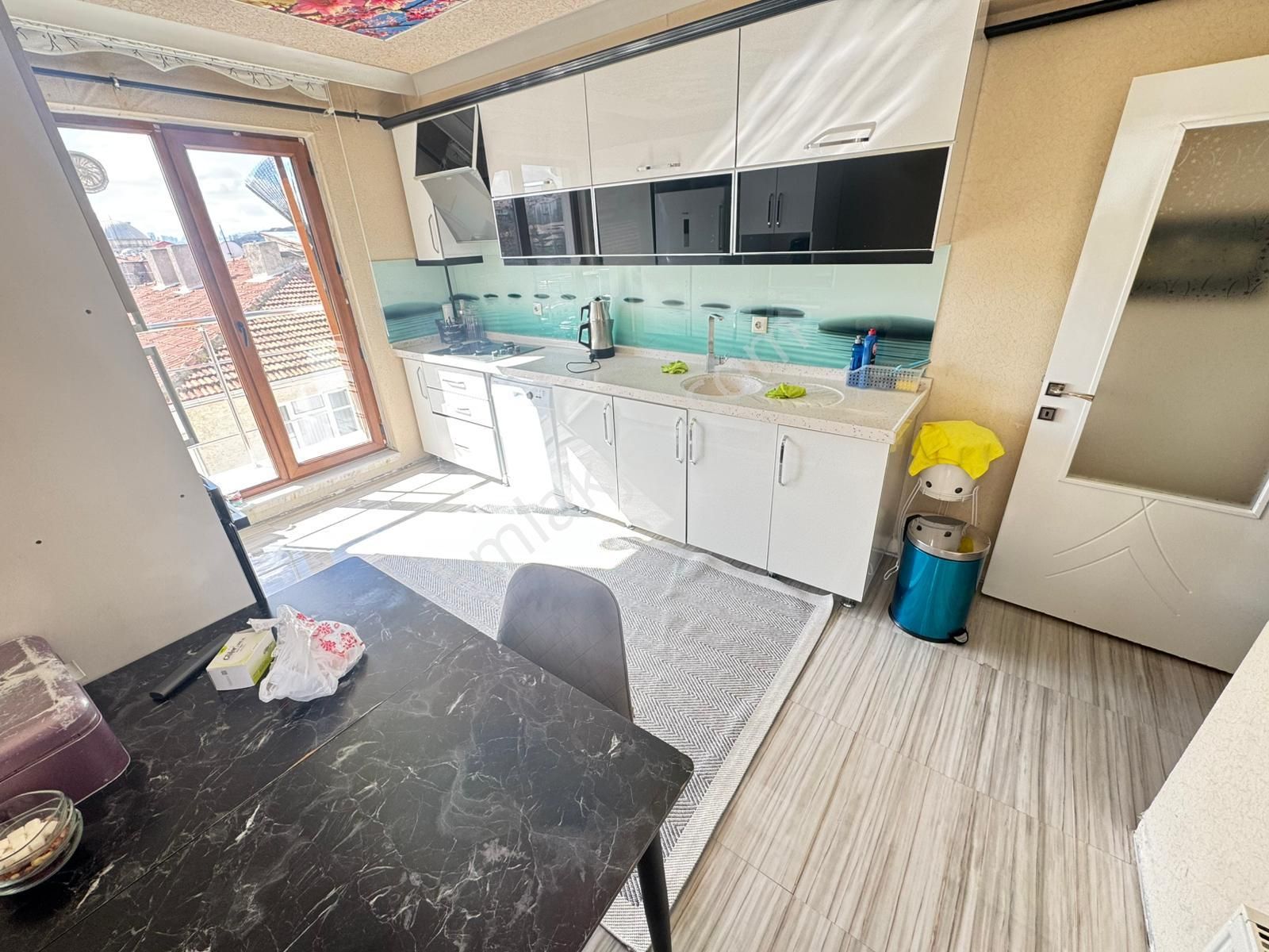 Lider Emlak'tan Aydınlıkevler'de *önü Açık* Satılık 4+1 Dubleks