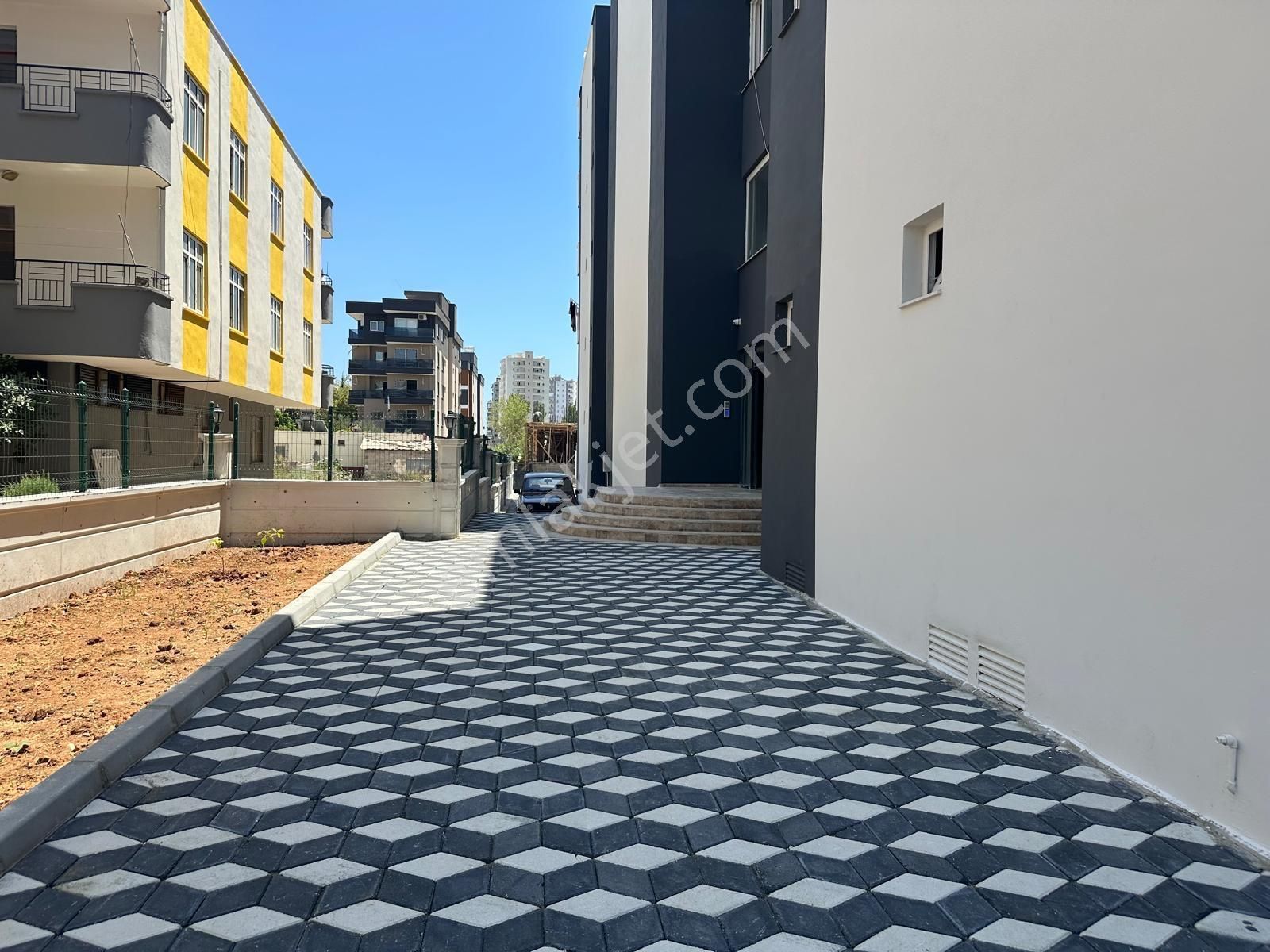 Erdemli Merkezde Sıfır Eşyalı 1+1 Satılık Daire - Görsel 19