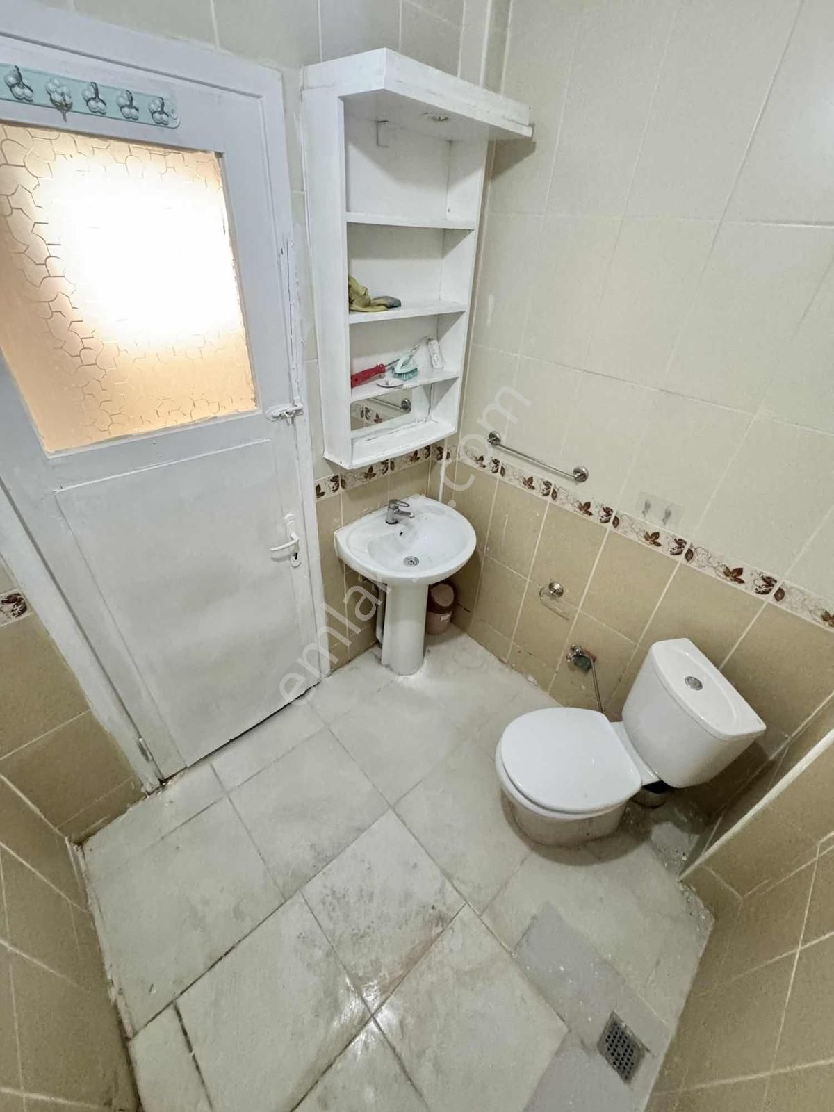 Altın Emlak'tan Yedikule'de Kiralık 2+1 Balkonlu Ara Kat Daire - Görsel 14