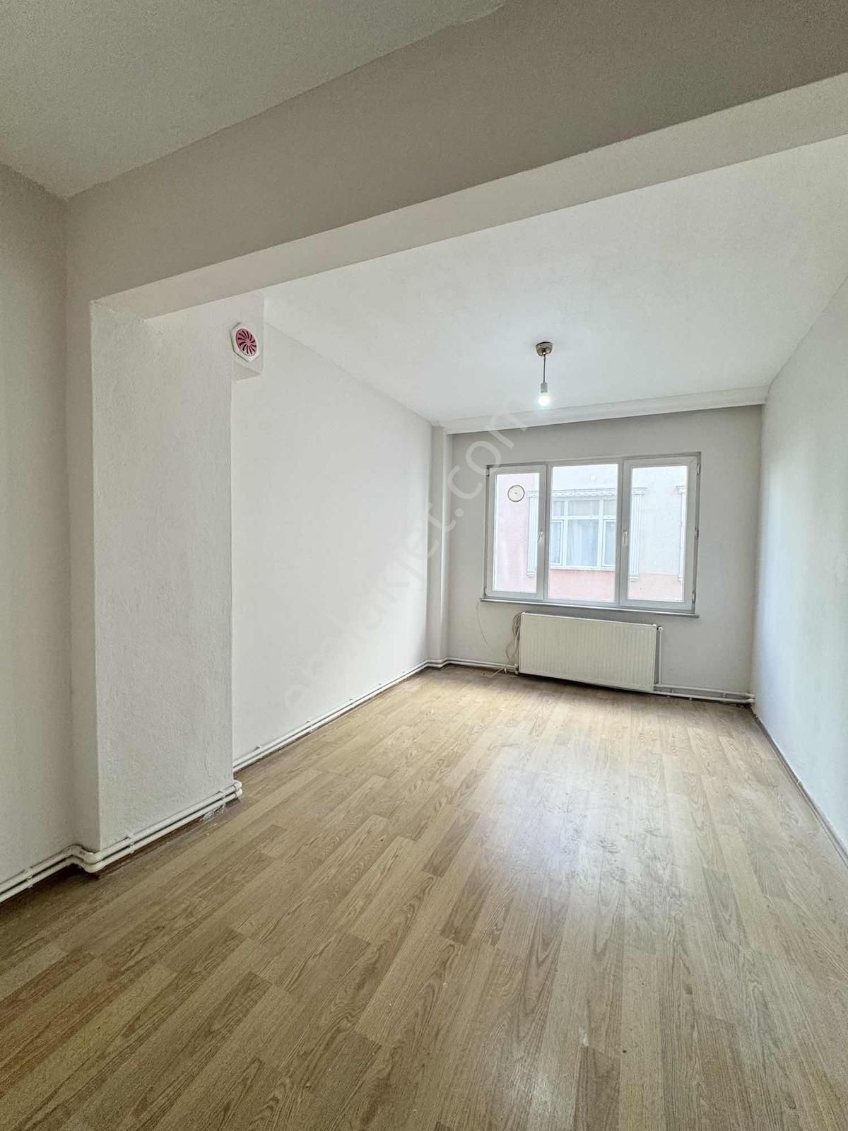 Altın Emlak'tan Yedikule'de Kiralık 2+1 Balkonlu Ara Kat Daire - Görsel 11