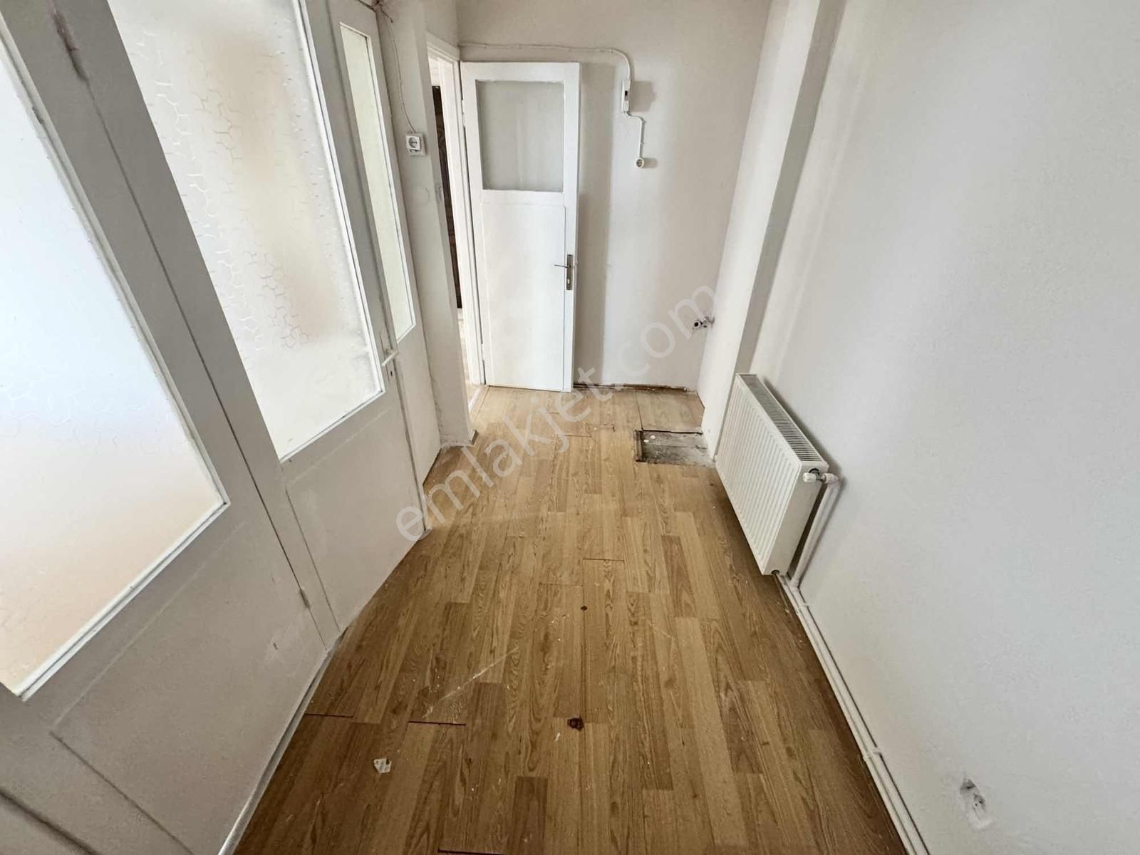 Altın Emlak'tan Yedikule'de Kiralık 2+1 Balkonlu Ara Kat Daire - Görsel 7