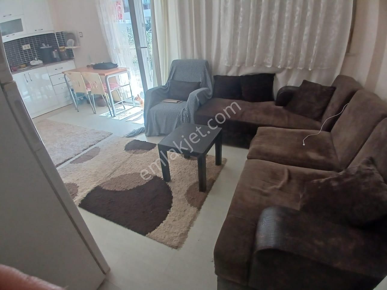 Satılık Hurma 1+1 Yüksek Giriş A Mutfak Site İcerisin De