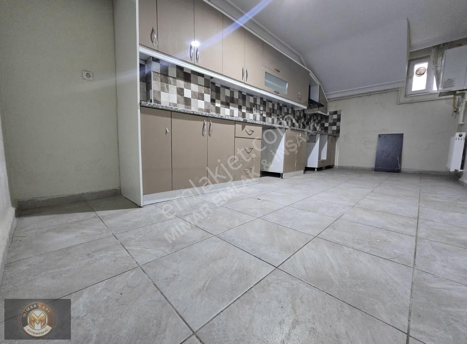 Kiralık Meydan Mevkisinde Merkezi Yerde 2+1 Daire