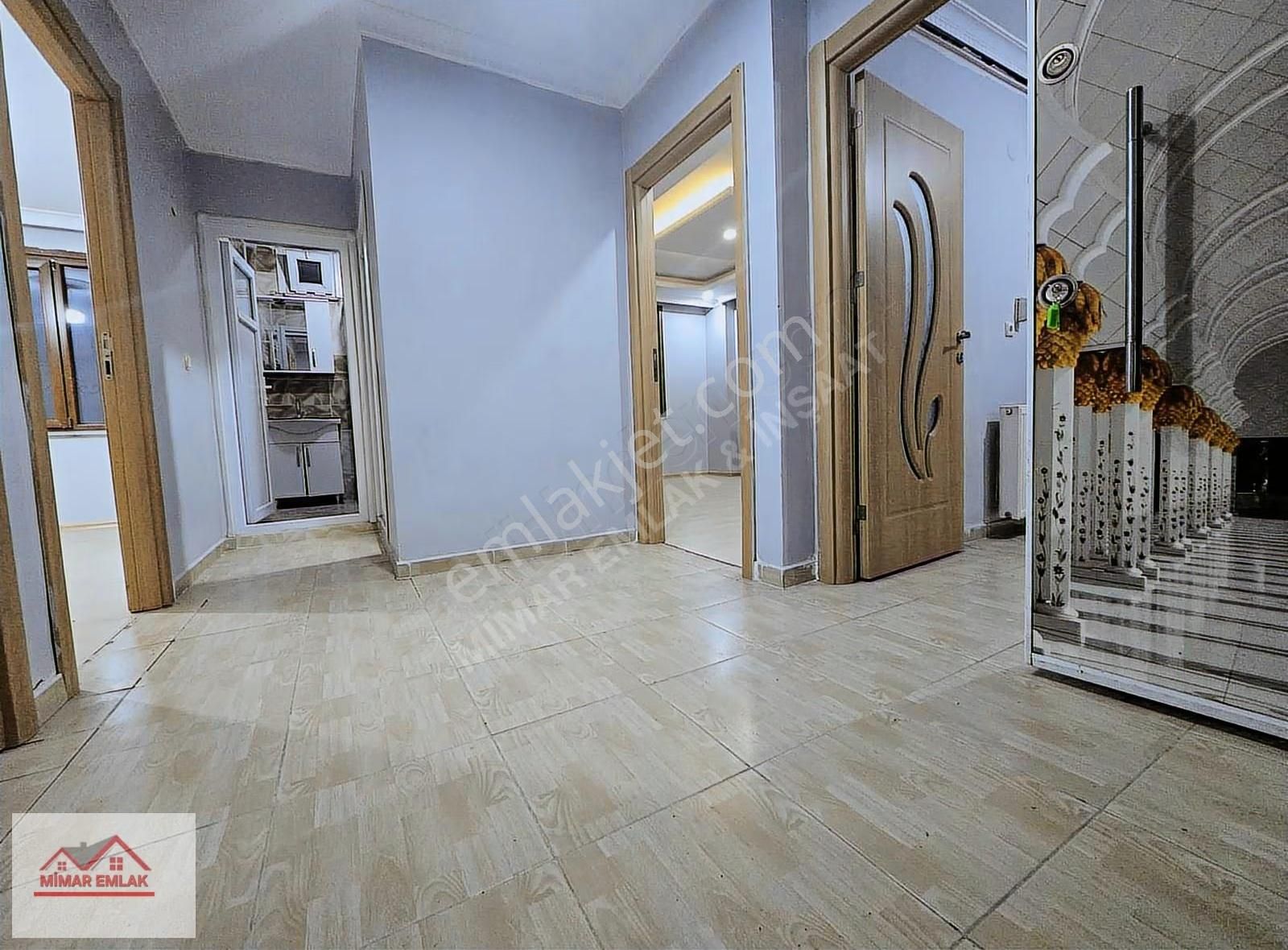 Mimar Yapıdan Meydanda Satılık 2+1 Y.giriş