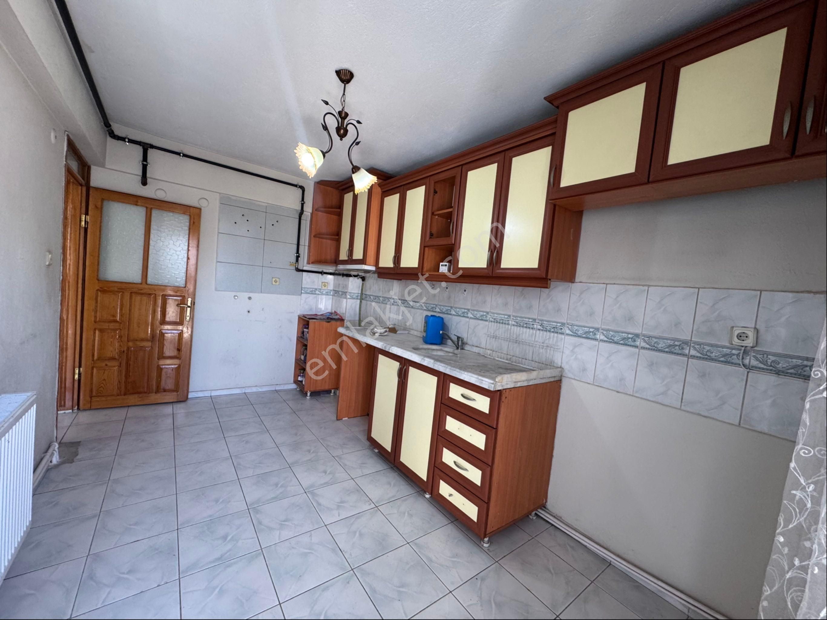 Göksu Mah. D.gazlı İzbana Yakın 2+1 90.m2 Cadde Üzeri Kiralık Daire - Görsel 3