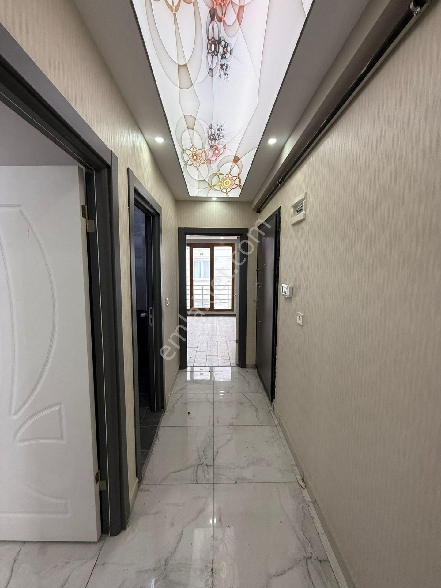 Balkonlu Sıfır Acil Kiralık 1+1 Arakat Daire !! - Görsel 6