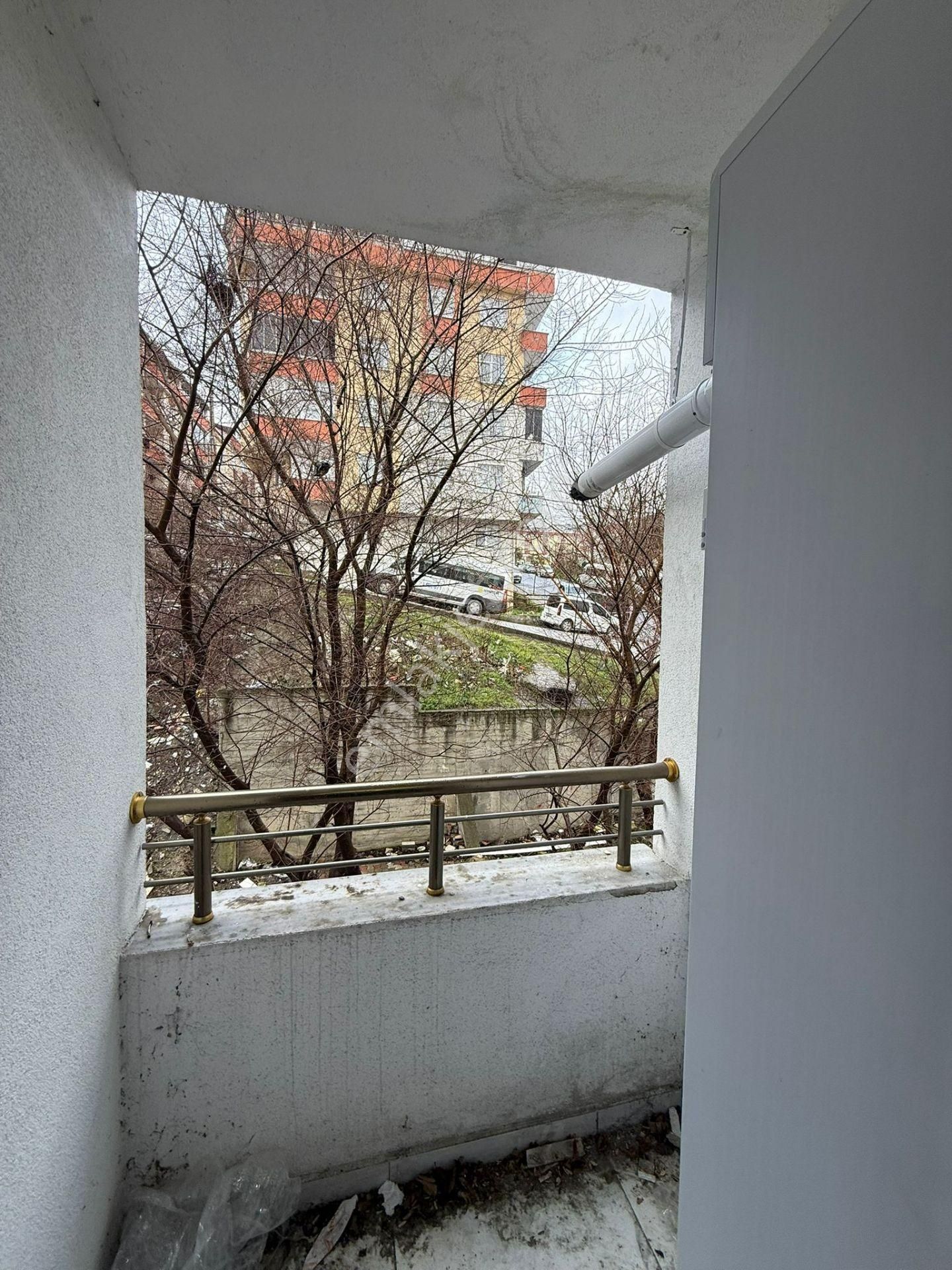 Balkonlu Sıfır Acil Kiralık 1+1 Arakat Daire !! - Görsel 10