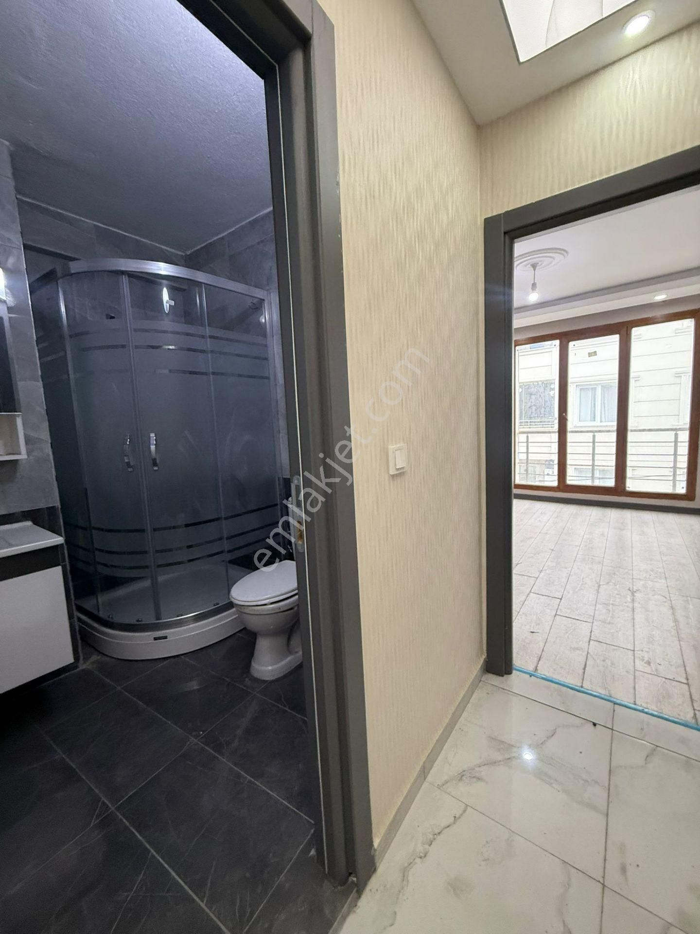 Balkonlu Sıfır Acil Kiralık 1+1 Arakat Daire !! - Görsel 15