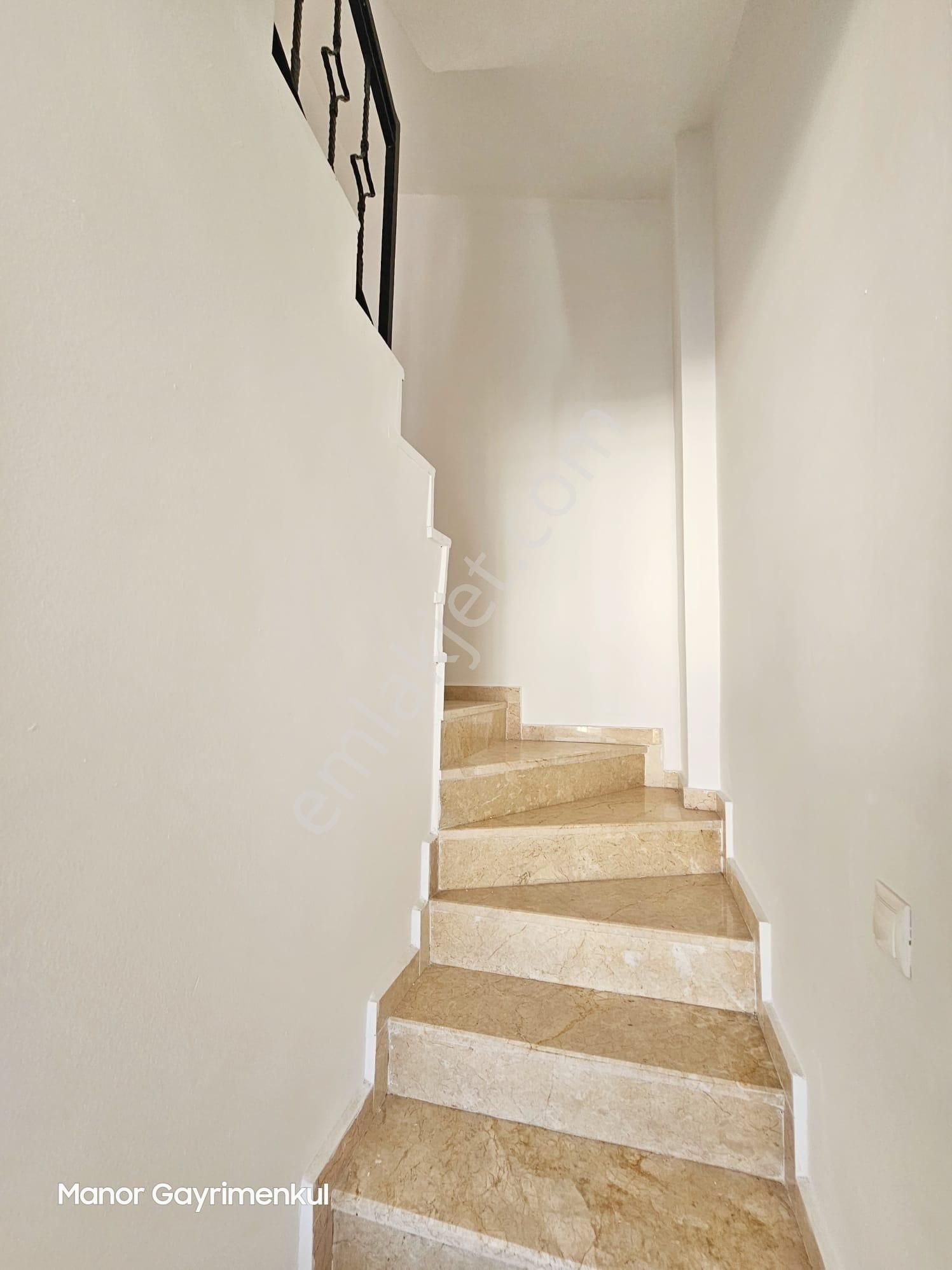 Kuşadası Kadınlar Denizi Havuzlu Sitede 4+2 Manzaralı Villa - Görsel 26