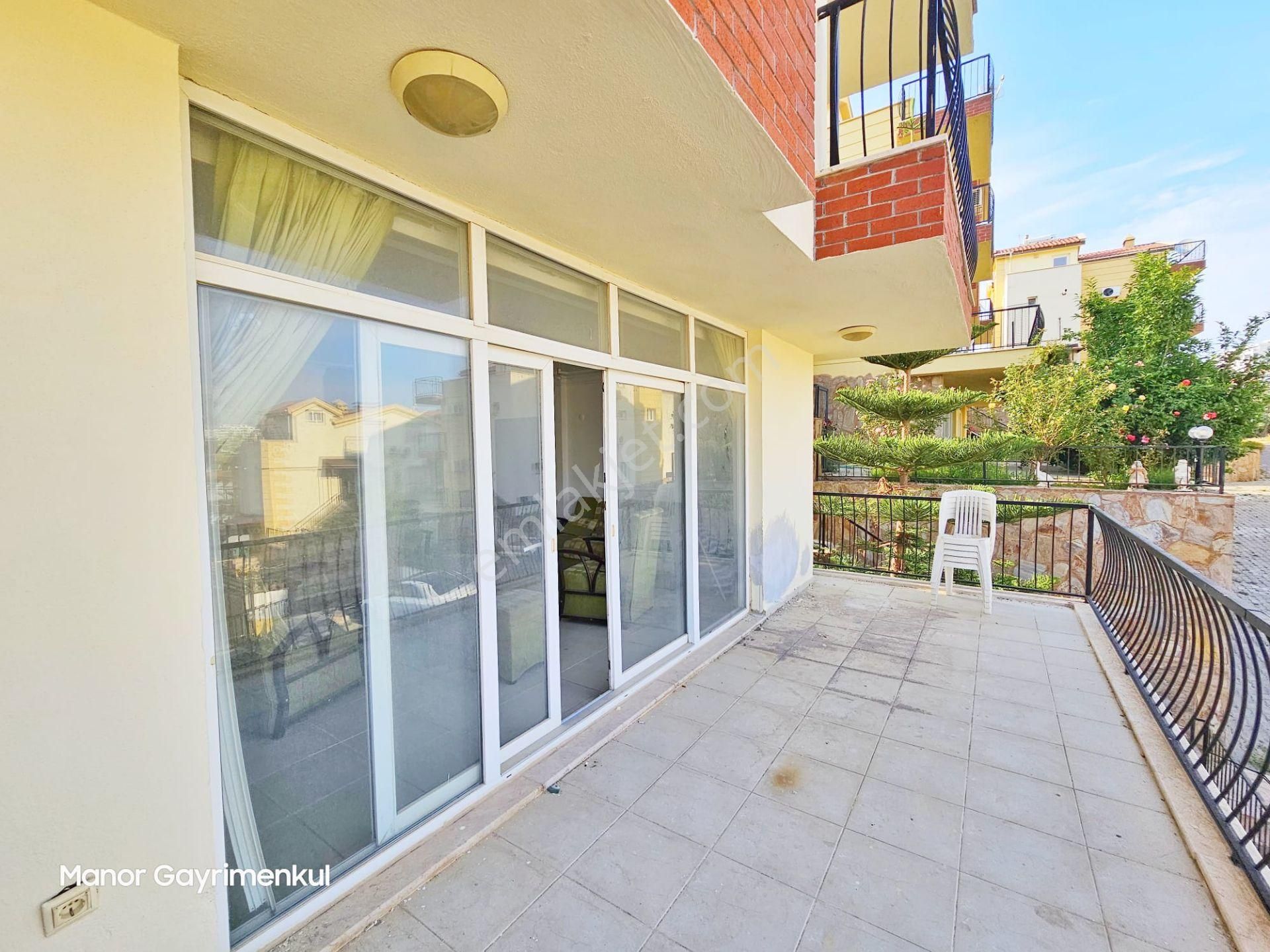 Kuşadası Kadınlar Denizi Havuzlu Sitede 4+2 Manzaralı Villa - Görsel 8