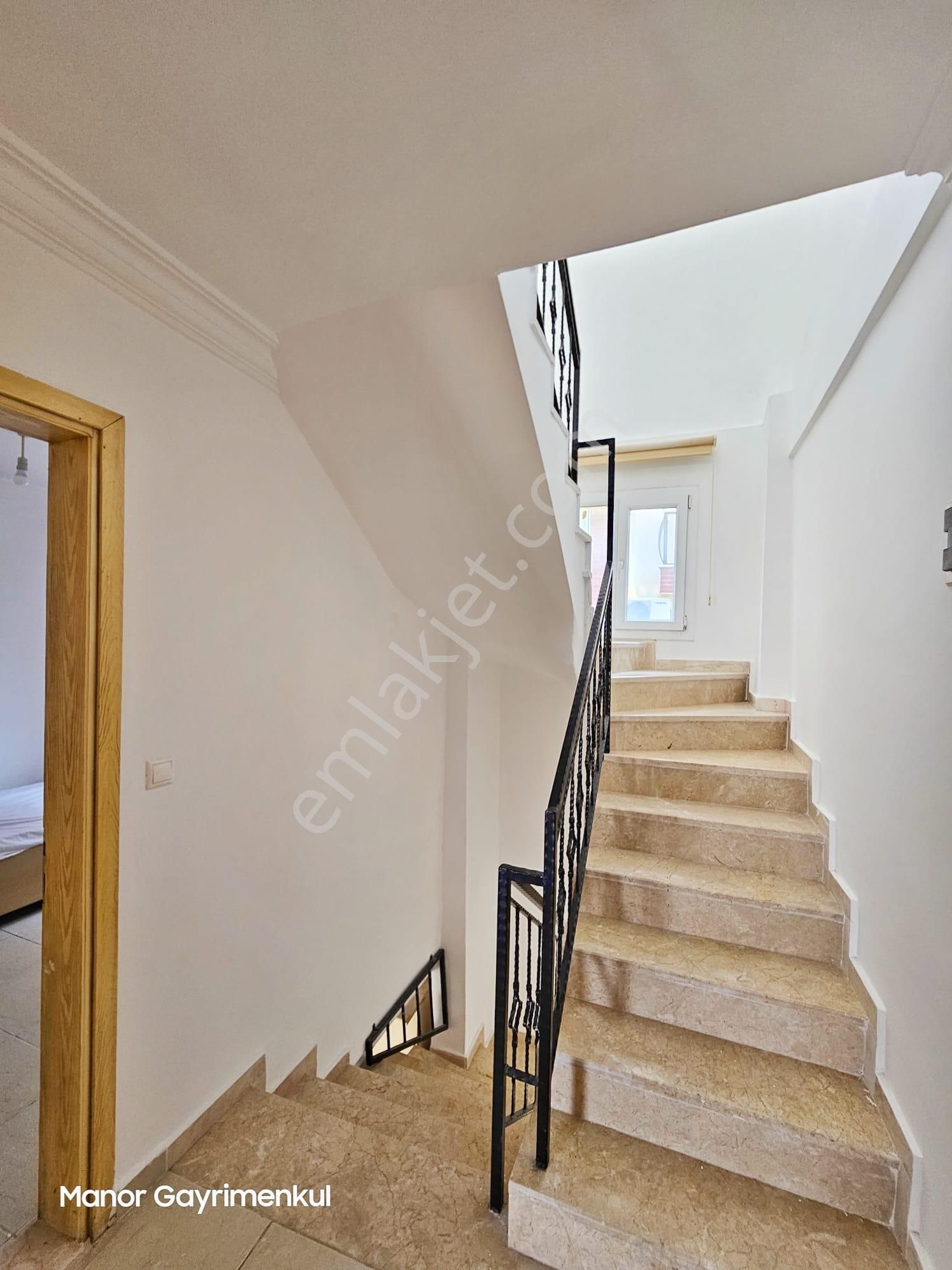 Kuşadası Kadınlar Denizi Havuzlu Sitede 4+2 Manzaralı Villa - Görsel 17