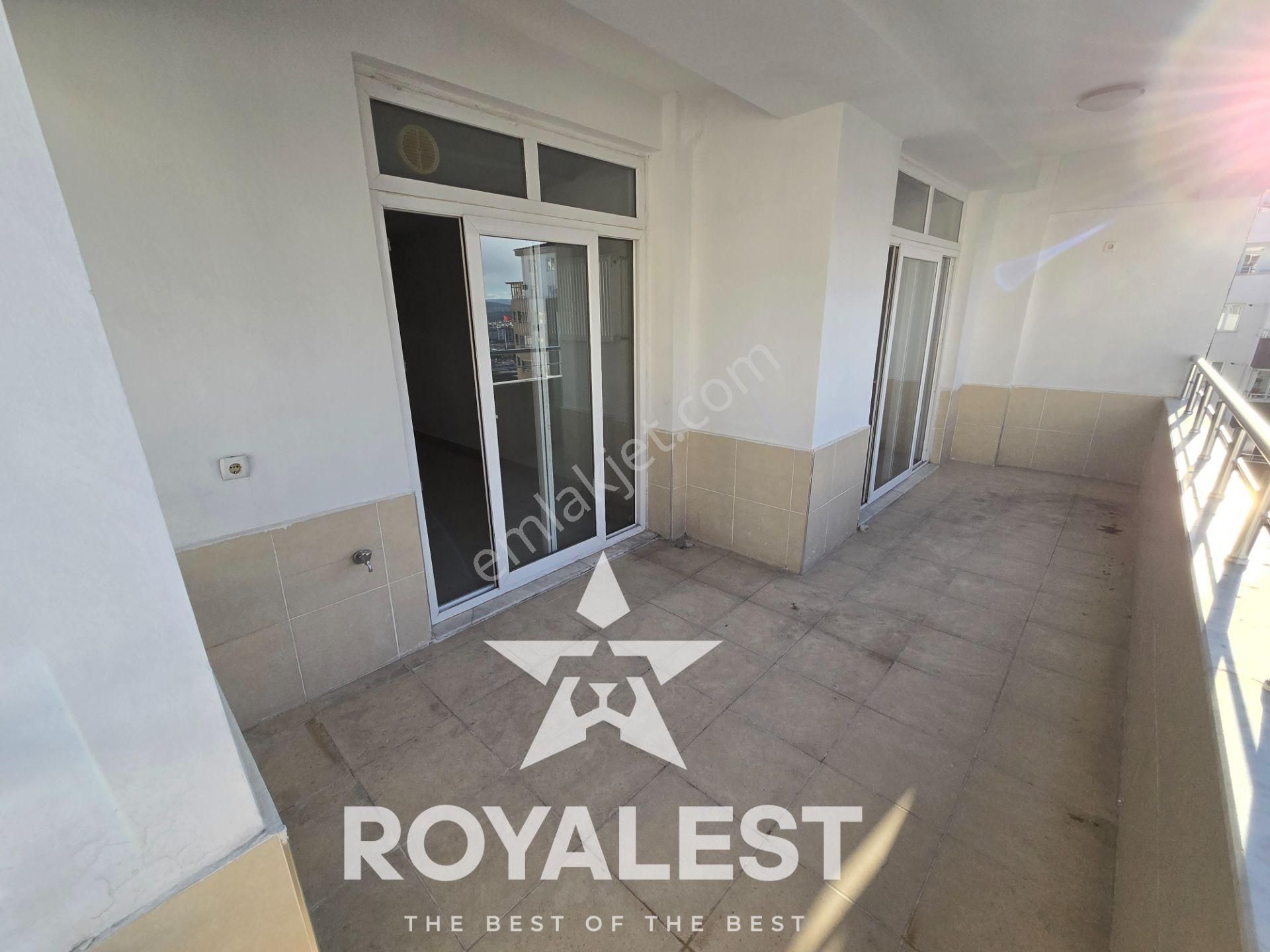 Royalest'ten Karataş Tramvaya Sıfır İskanlı Site İçi Ara Kat 3+1 - Görsel 13