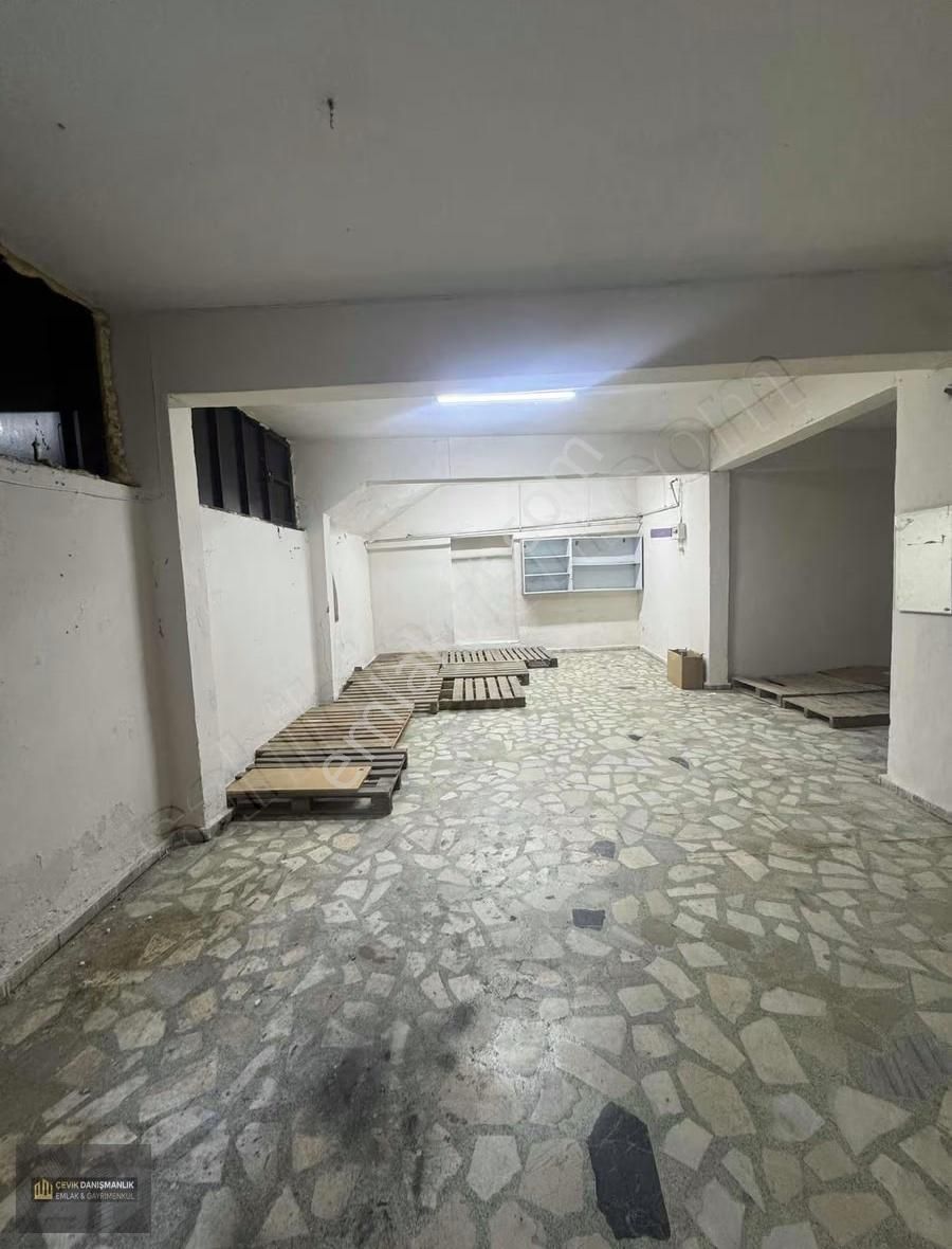 Yıldırımda Bodrum 90 Mt Wcli Dükkan
