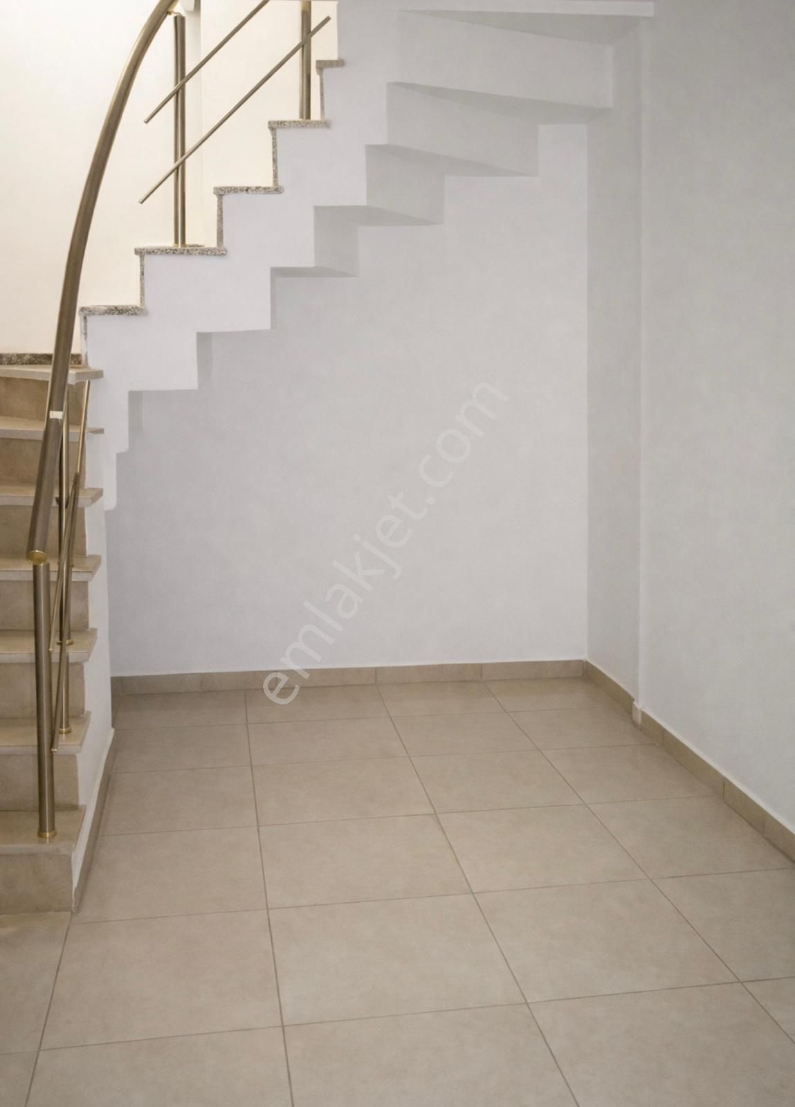 Sancaktepe'de Bağdat Caddesinde Ters Dubleks Dükkan - Görsel 8