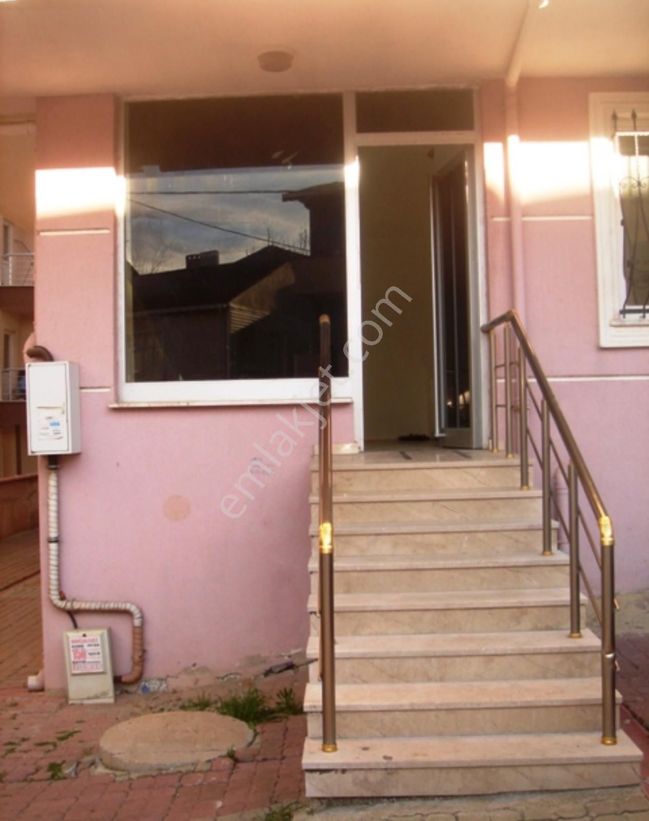 Sancaktepe'de Bağdat Caddesinde Ters Dubleks Dükkan - Görsel 14