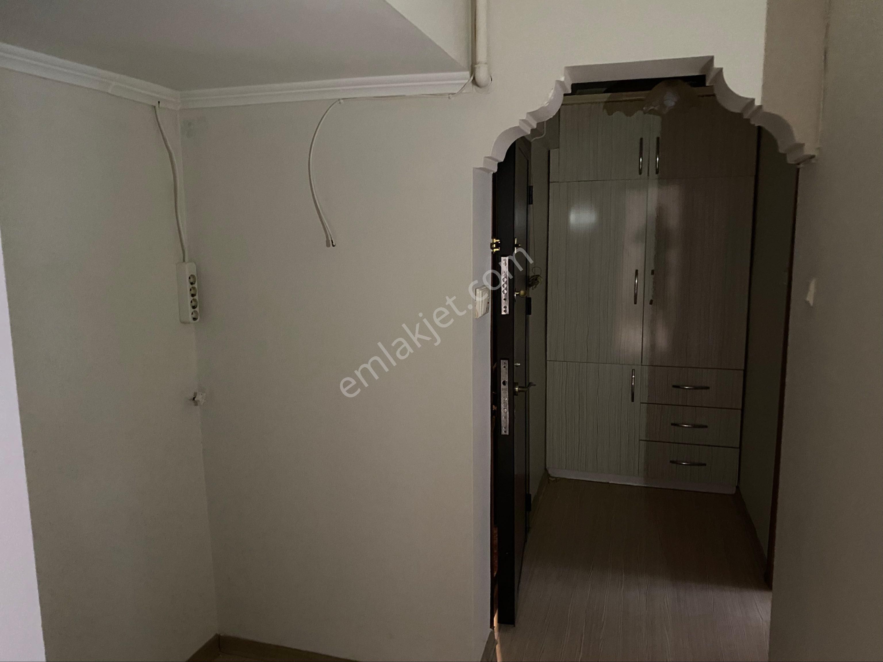 Yeşilyurt Osman Kibarda Giriş Katı Satılık 2+1 Satılık Daire - Görsel 15