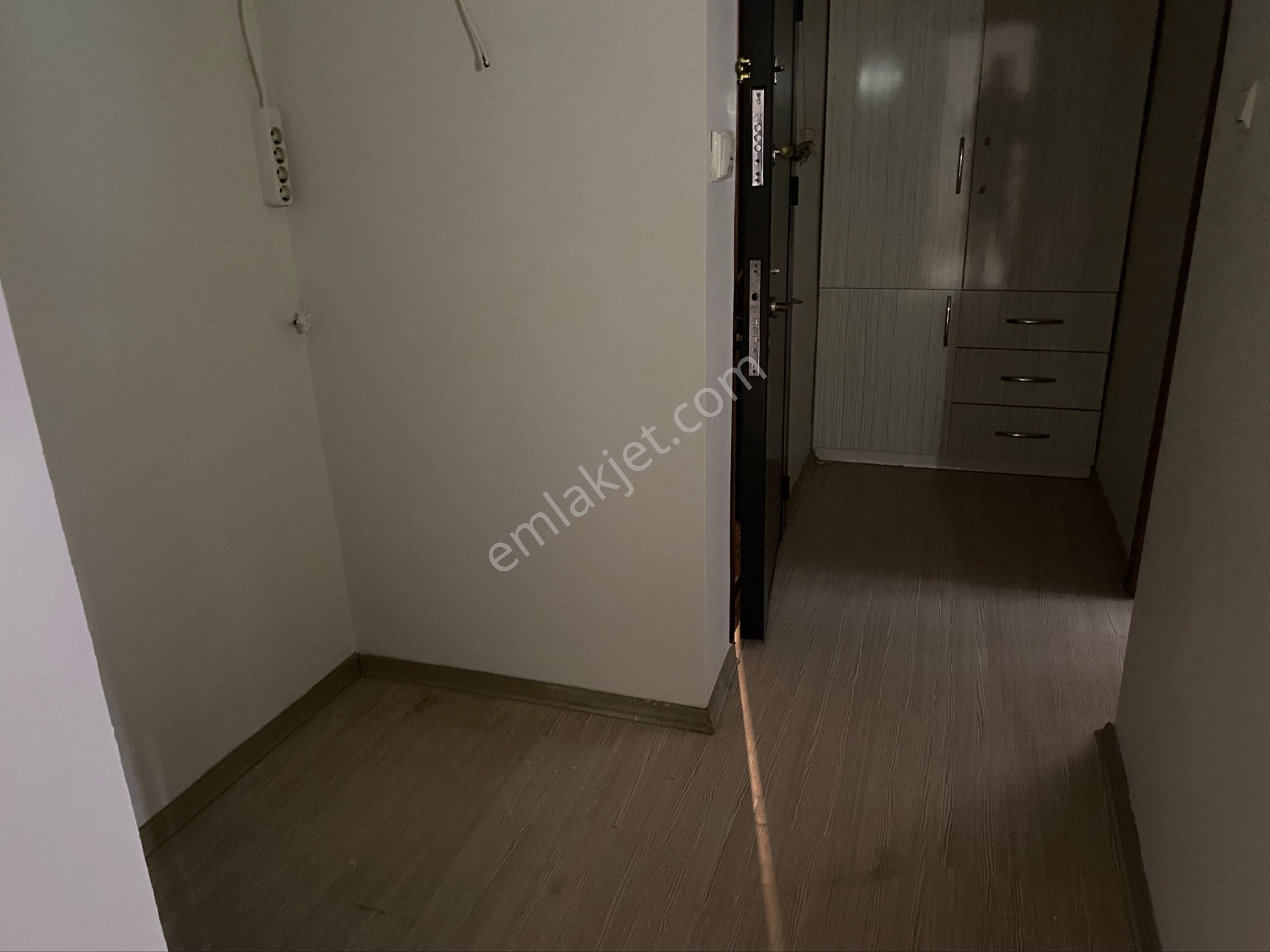 Yeşilyurt Osman Kibarda Giriş Katı Satılık 2+1 Satılık Daire - Görsel 18