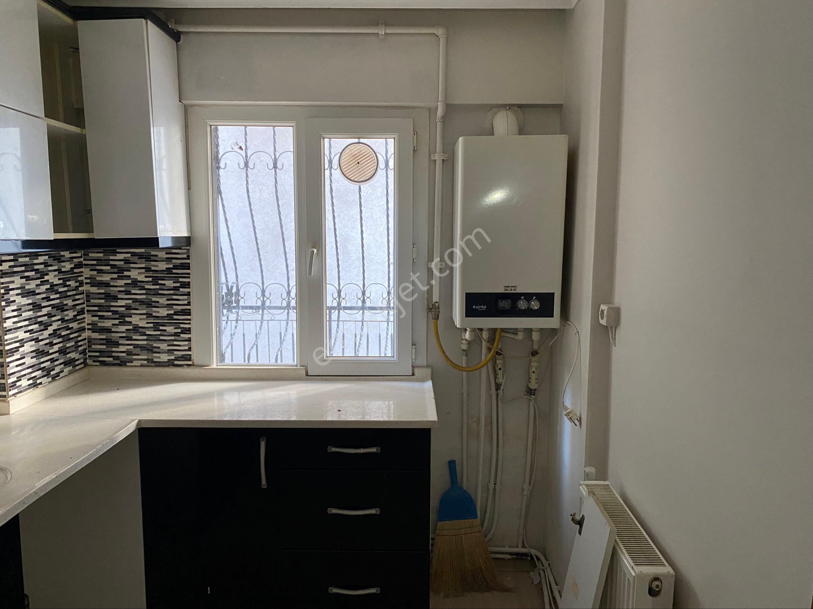 Yeşilyurt Osman Kibarda Giriş Katı Satılık 2+1 Satılık Daire - Görsel 5