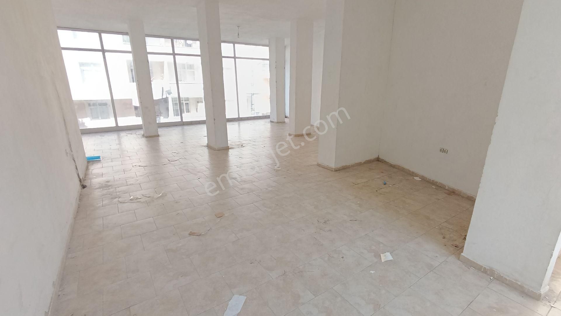 Pendik Esenyalı Kiralık Uygun Ana Cadde Yol Üstü Düz Ayak 250m2 Dükkan Spotaj Yok Fatura Kesilir - Görsel 24