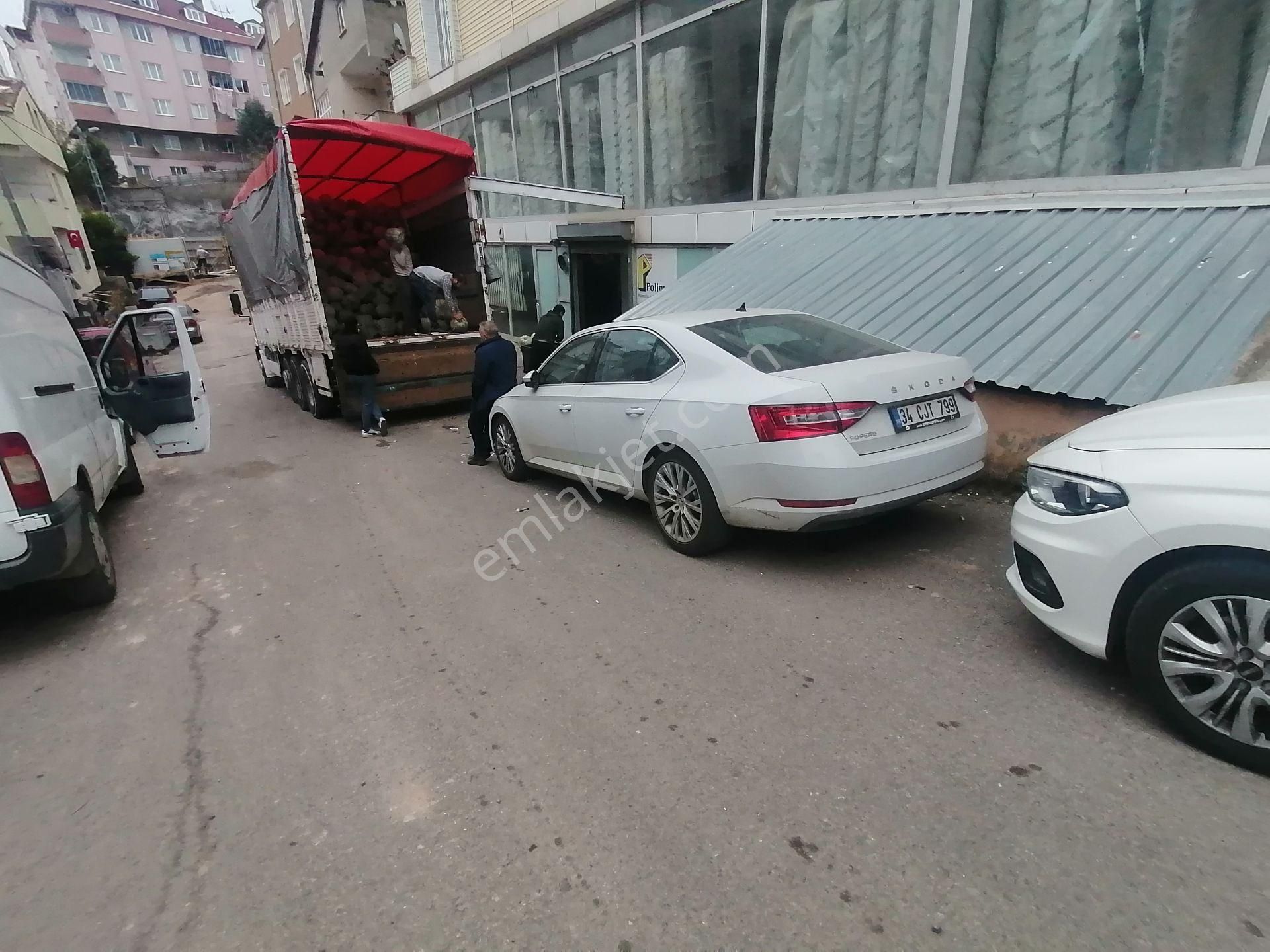 Pendik Esenyalı Kiralık Uygun Ana Cadde Yol Üstü Düz Ayak 250m2 Dükkan Spotaj Yok Fatura Kesilir - Görsel 3