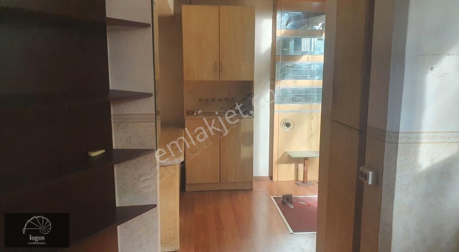 Halasgargazi Bir Bina Sokak Cephe Dükkan - Görsel 7