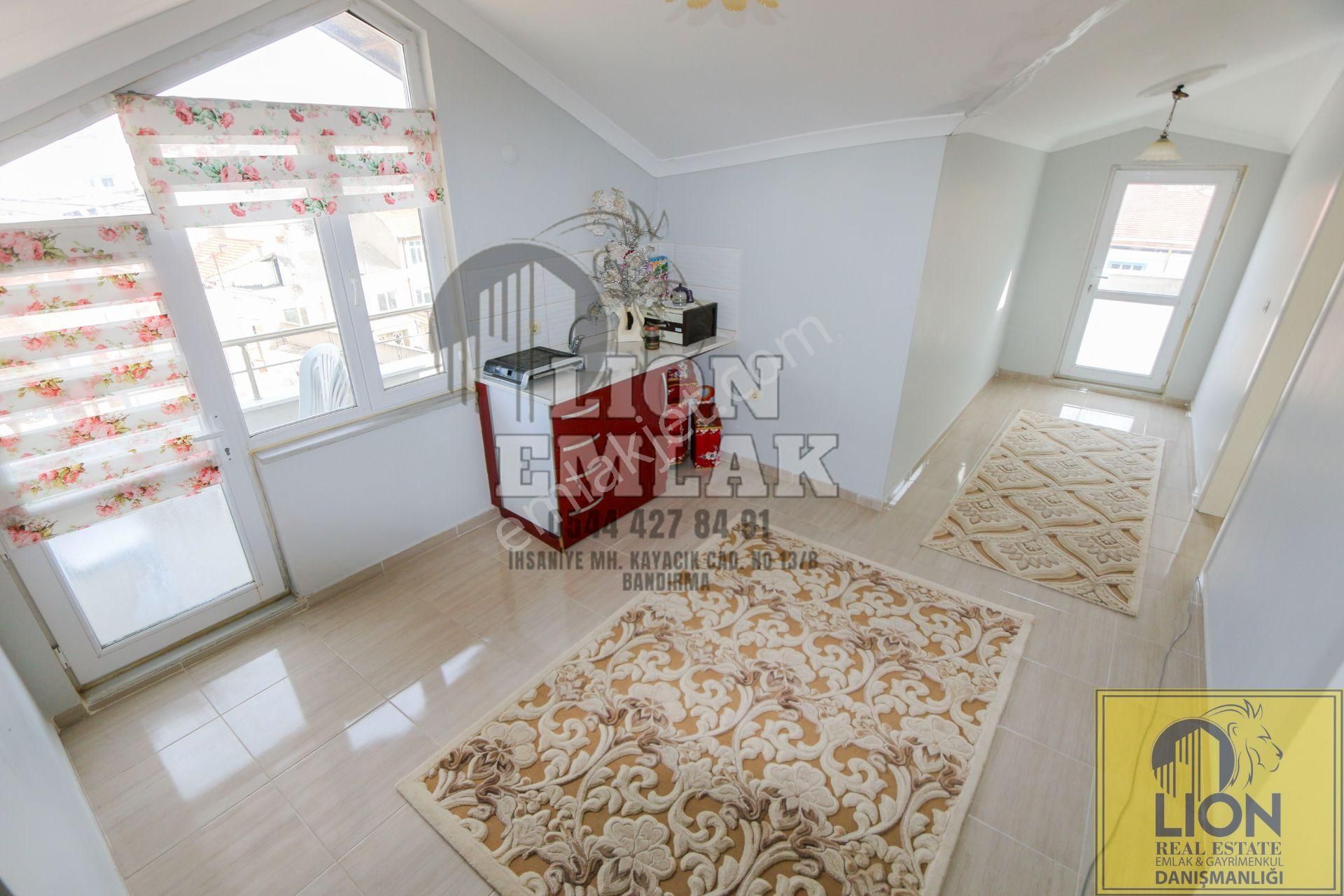 Lıon Emlak'tan Muazzam Genişlikte 3 Teraslı Satılık 4+2 Daire - Görsel 22