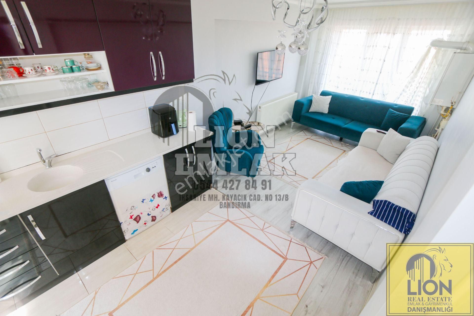 Lıon Emlak'tan Muazzam Genişlikte 3 Teraslı Satılık 4+2 Daire