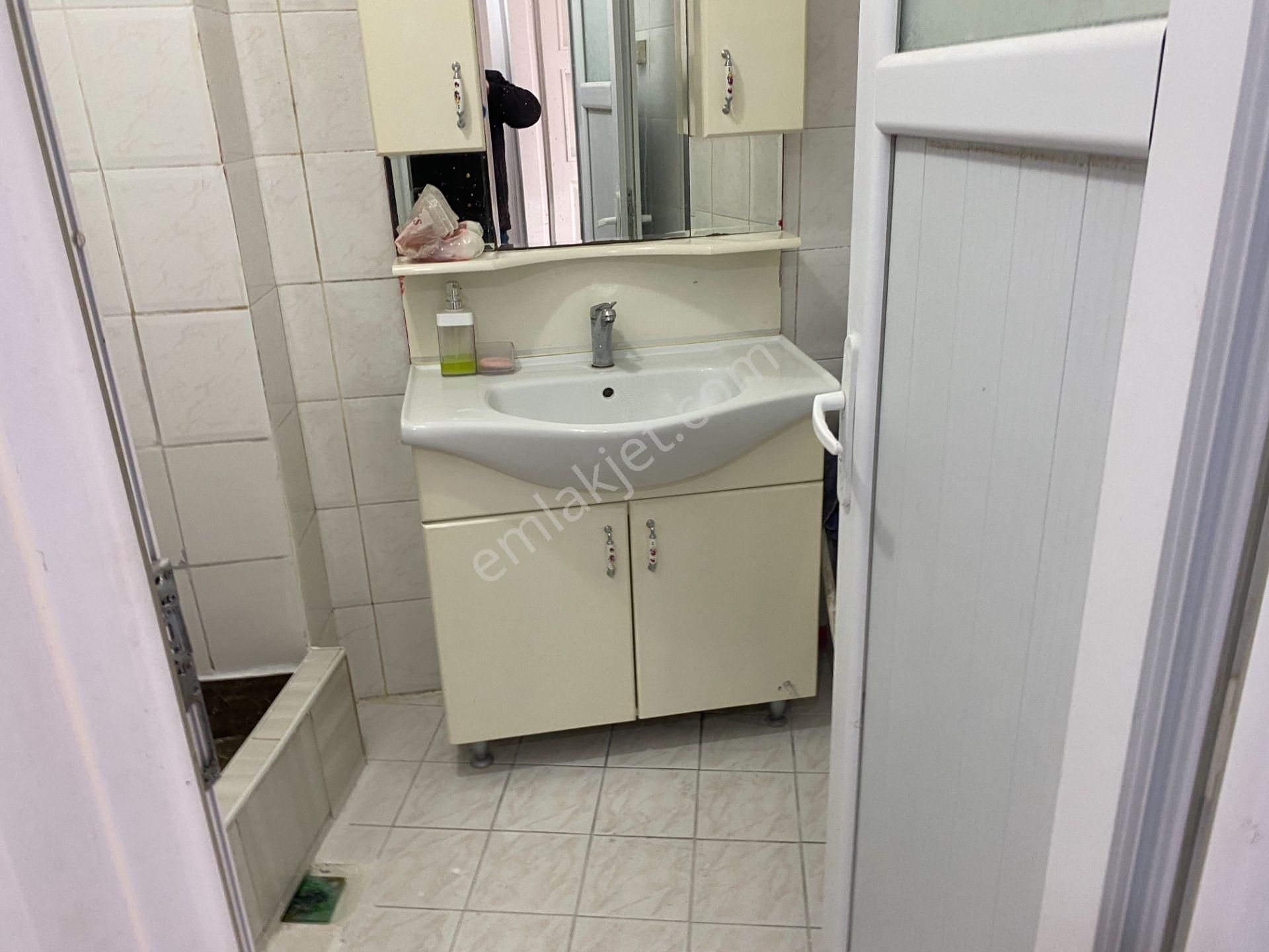 Destan-080-ali-fakih-cami-civarı-1-oda-1-salon-kombili-70m2 Orta-1.katyeni-boya-tadilatlı - Görsel 26