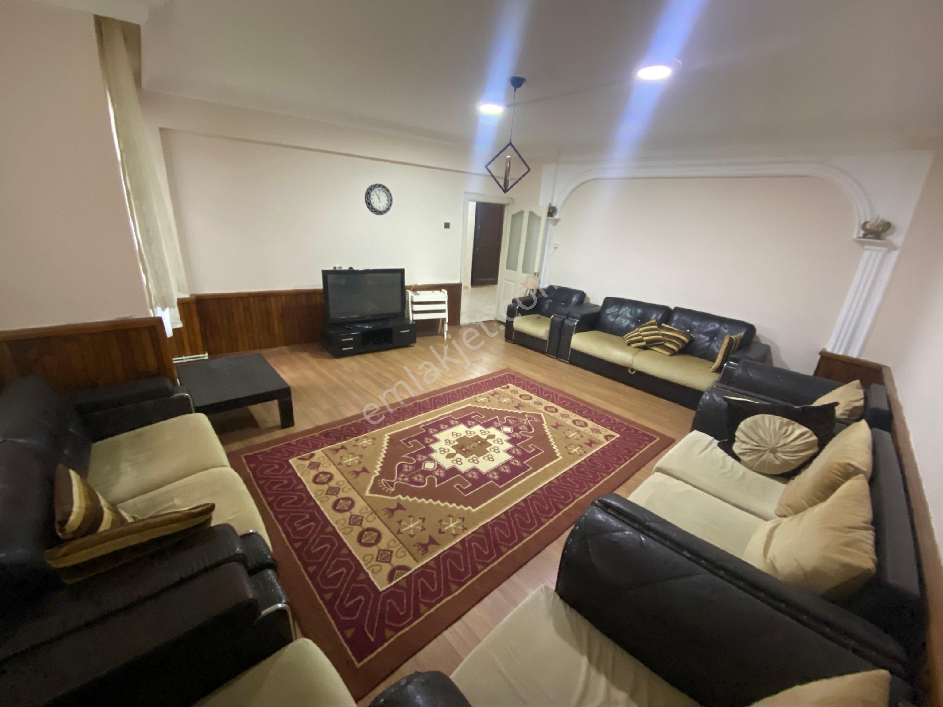 Furkan Emlaktan Selahiye Mah 3+1 1.kat 130m2 Cam Balkonlu Bulvara Cephe Fırsat Daire - Görsel 5