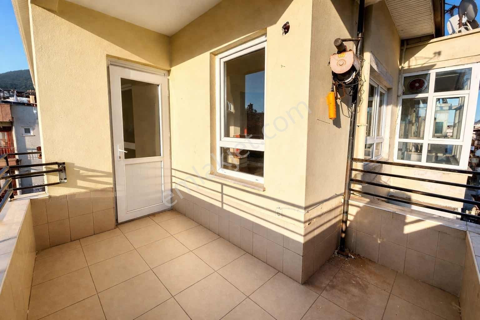 Güllerpınarın'da Denıze 100m 3+1 Ayrı Mutfak Geniş Kiralık Daire - Görsel 19