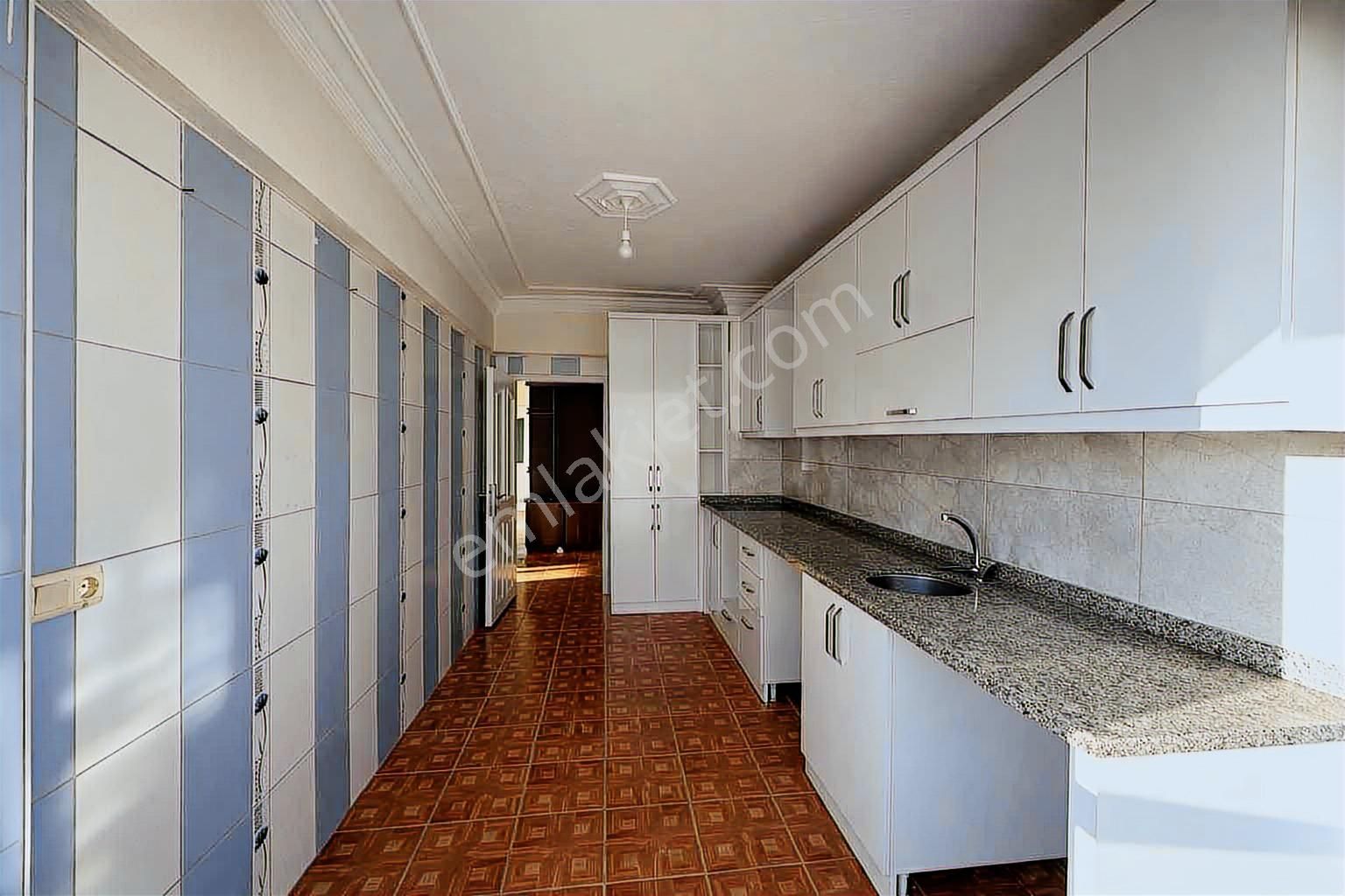 Güllerpınarın'da Denıze 100m 3+1 Ayrı Mutfak Geniş Kiralık Daire - Görsel 14