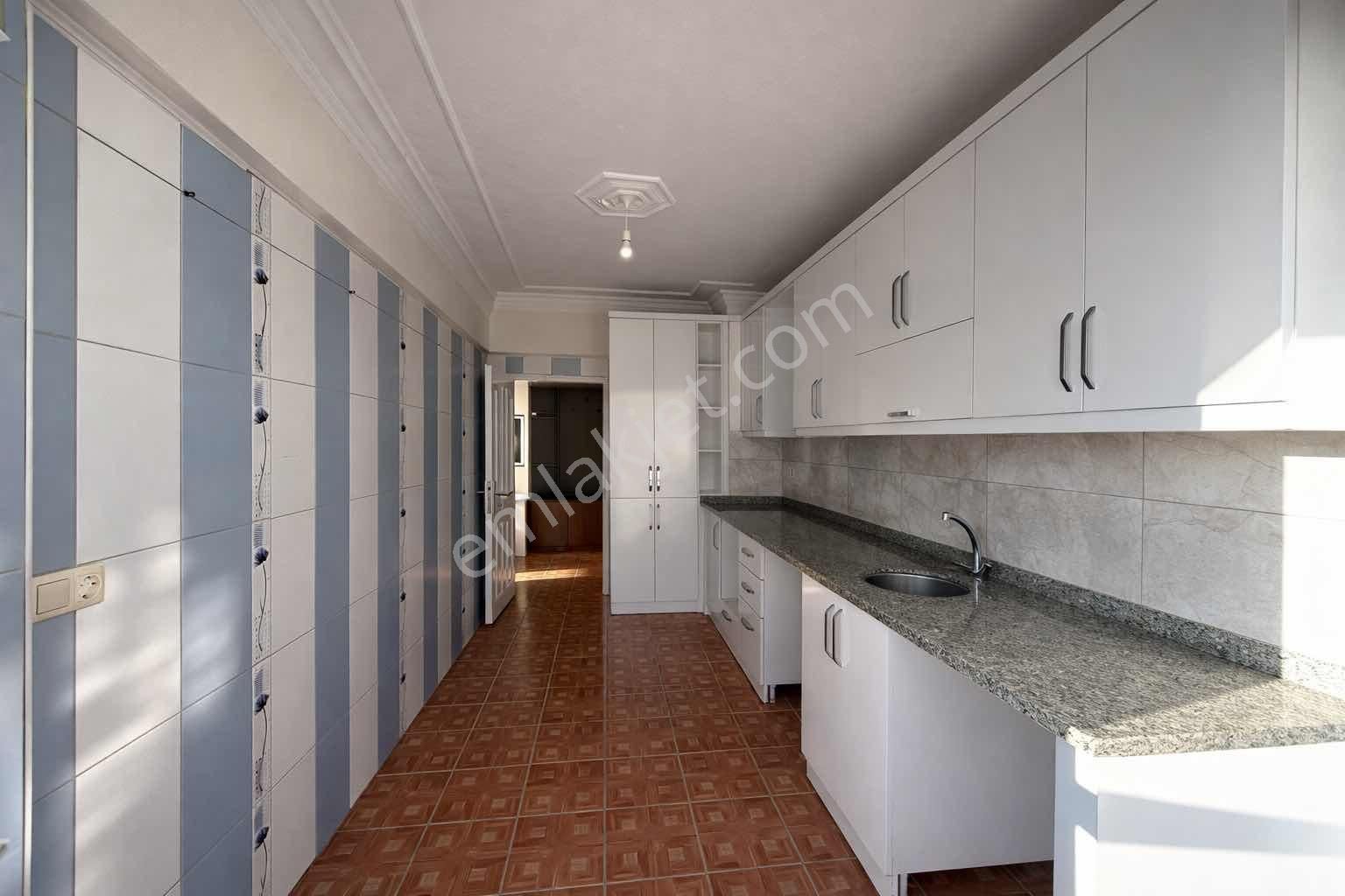 Güllerpınarın'da Denıze 100m 3+1 Ayrı Mutfak Geniş Kiralık Daire - Görsel 13