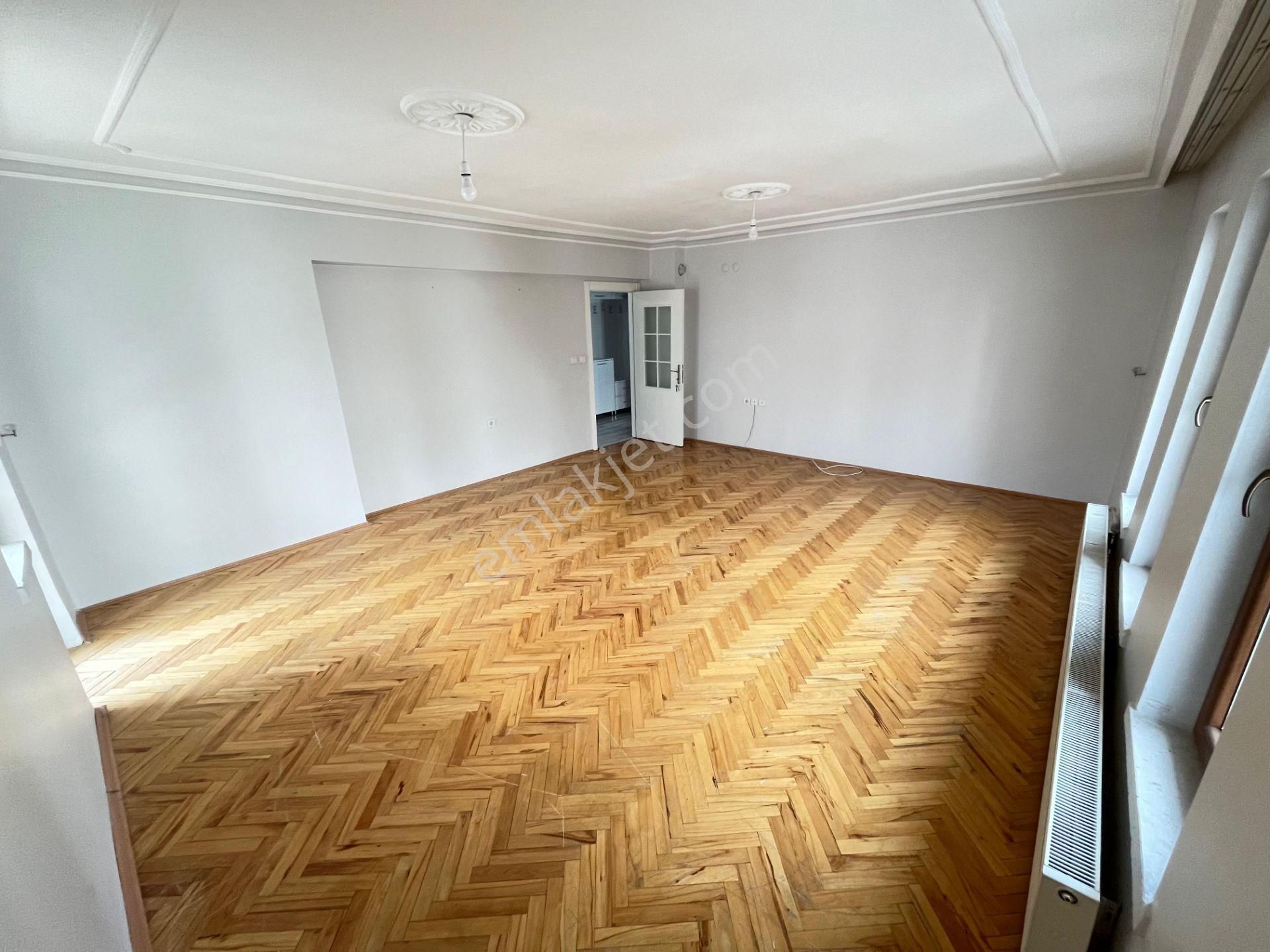 3 Balkonlu E. Banyolu Katta 3+1