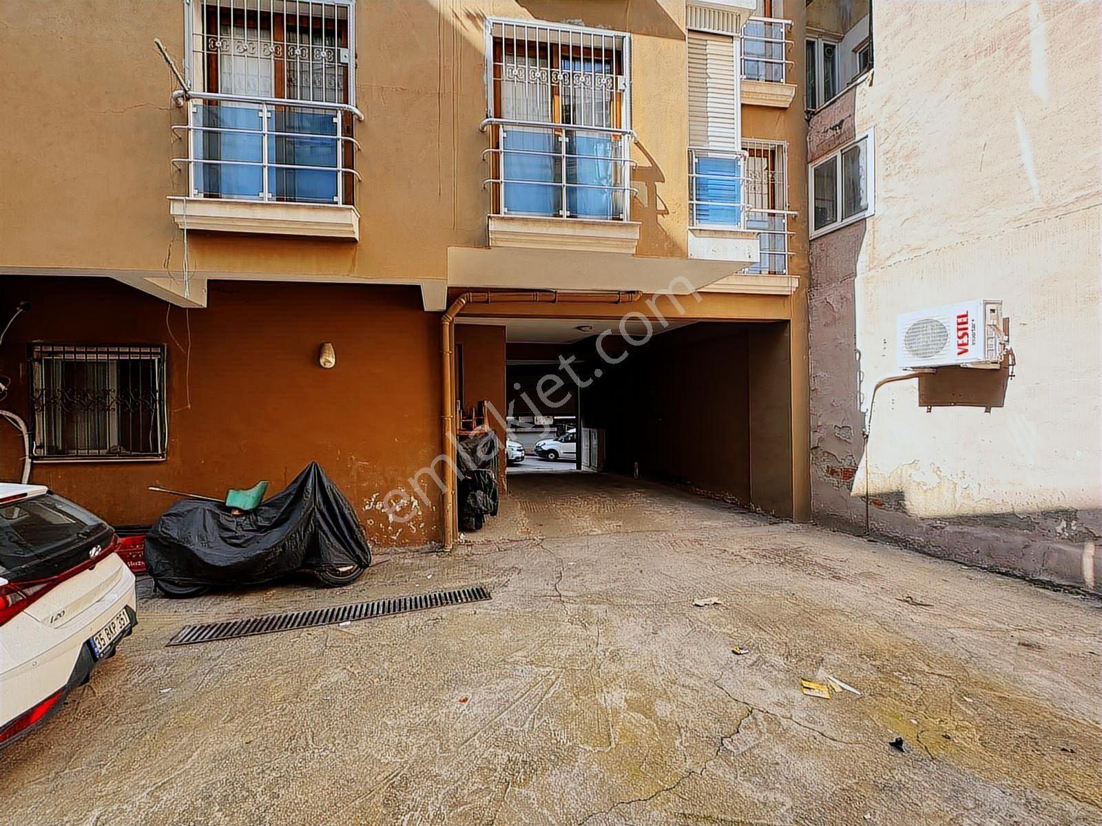 Yeşilyurt Ant Caddesinde Satılık 2+1 Daire - Görsel 3