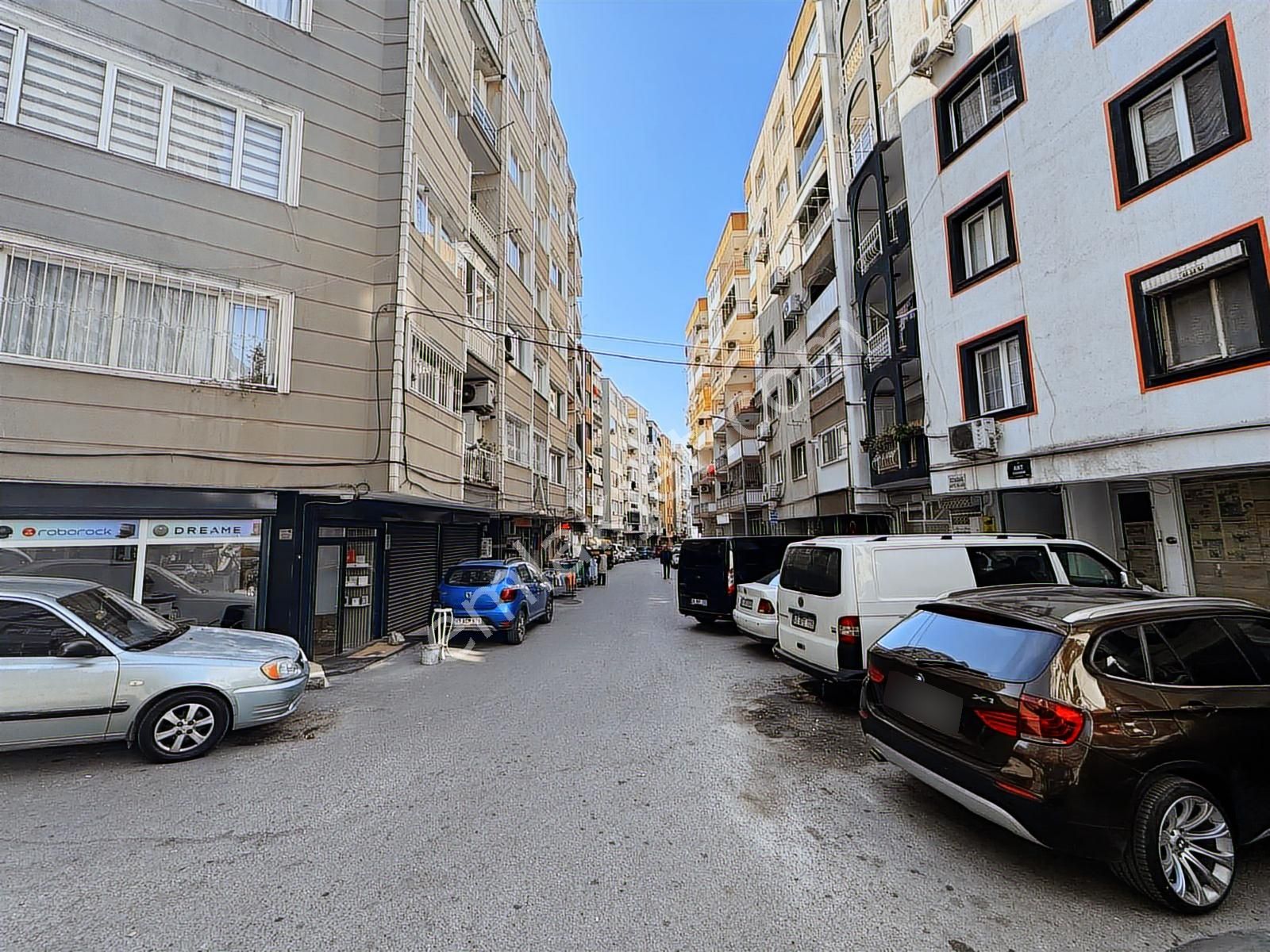 Yeşilyurt Ant Caddesinde Satılık 2+1 Daire - Görsel 10