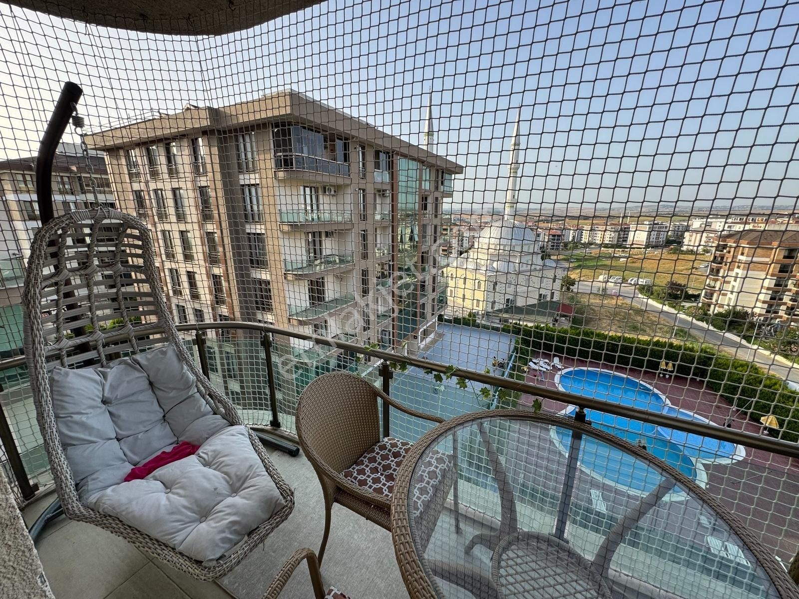 Silivri Yeni Mah. Havuzlu Güvenlikli K.otoparklı Ara Kat 1+1 - Görsel 6