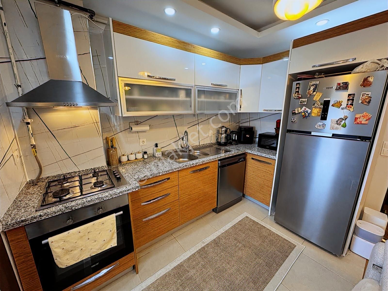 Silivri Yeni Mah. Havuzlu Güvenlikli K.otoparklı Ara Kat 1+1 - Görsel 11