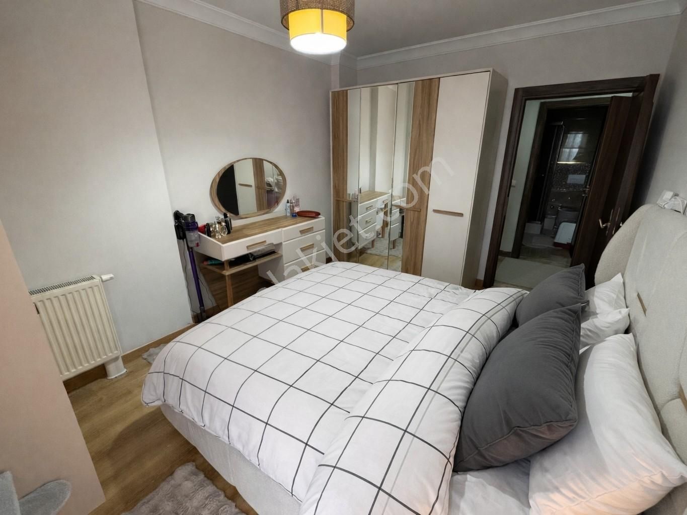 Silivri Yeni Mah. Havuzlu Güvenlikli K.otoparklı Ara Kat 1+1 - Görsel 7