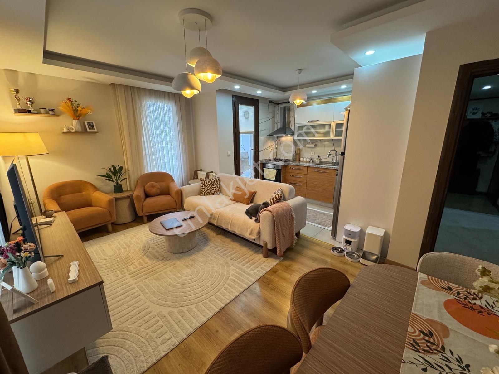 Silivri Yeni Mah. Havuzlu Güvenlikli K.otoparklı Ara Kat 1+1 - Görsel 8