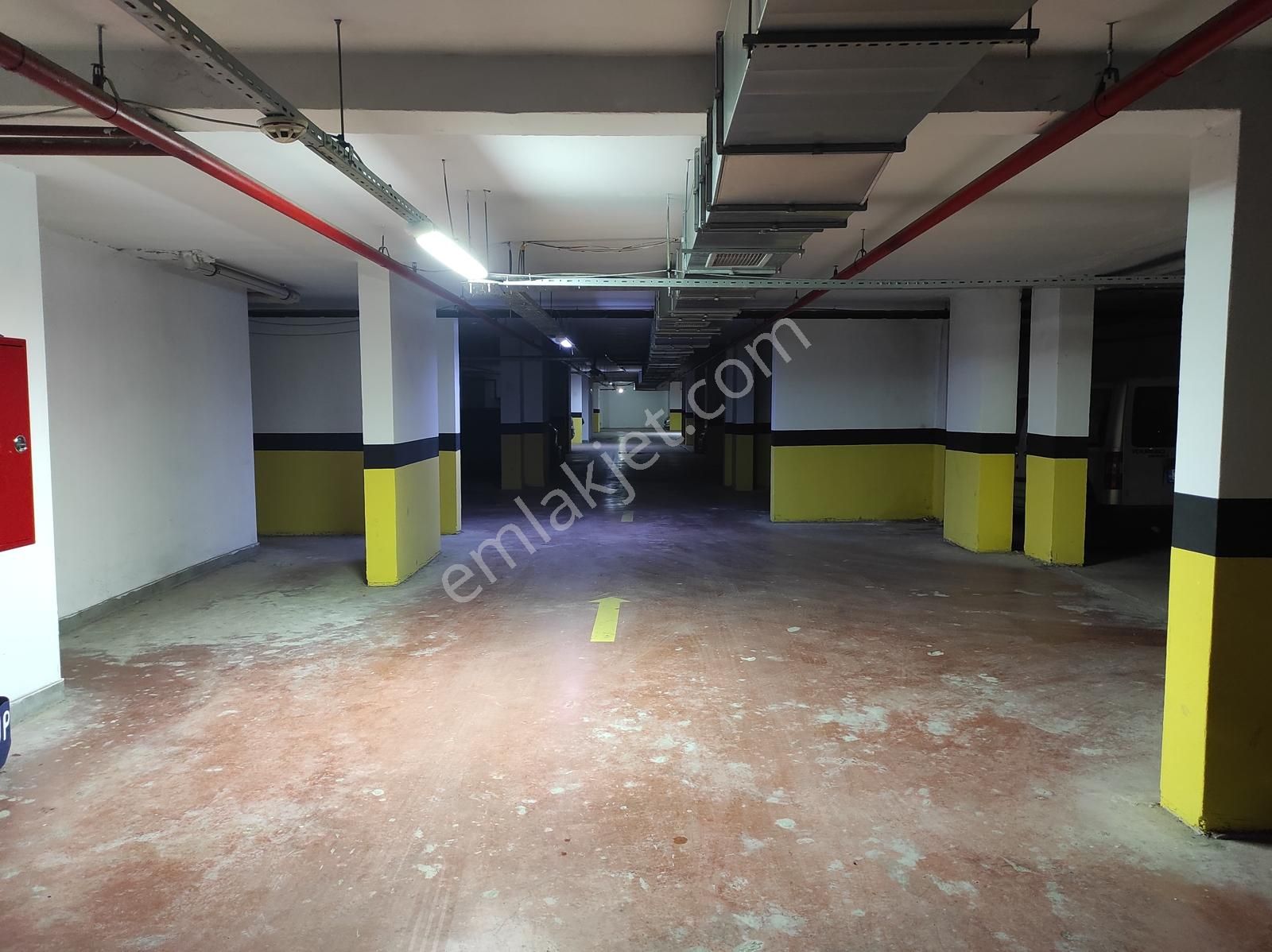 Silivri Yeni Mah. Havuzlu Güvenlikli K.otoparklı Ara Kat 1+1 - Görsel 23