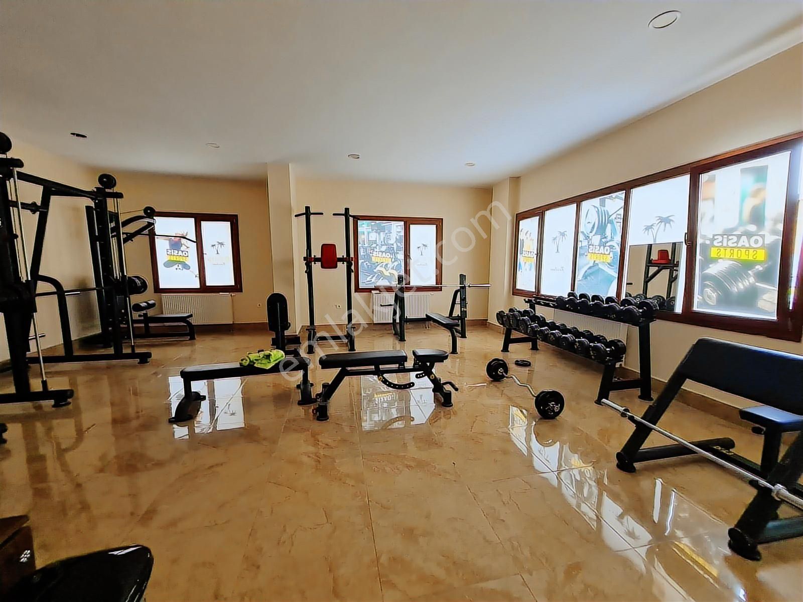 Silivri Yeni Mah. Havuzlu Güvenlikli K.otoparklı Ara Kat 1+1 - Görsel 17