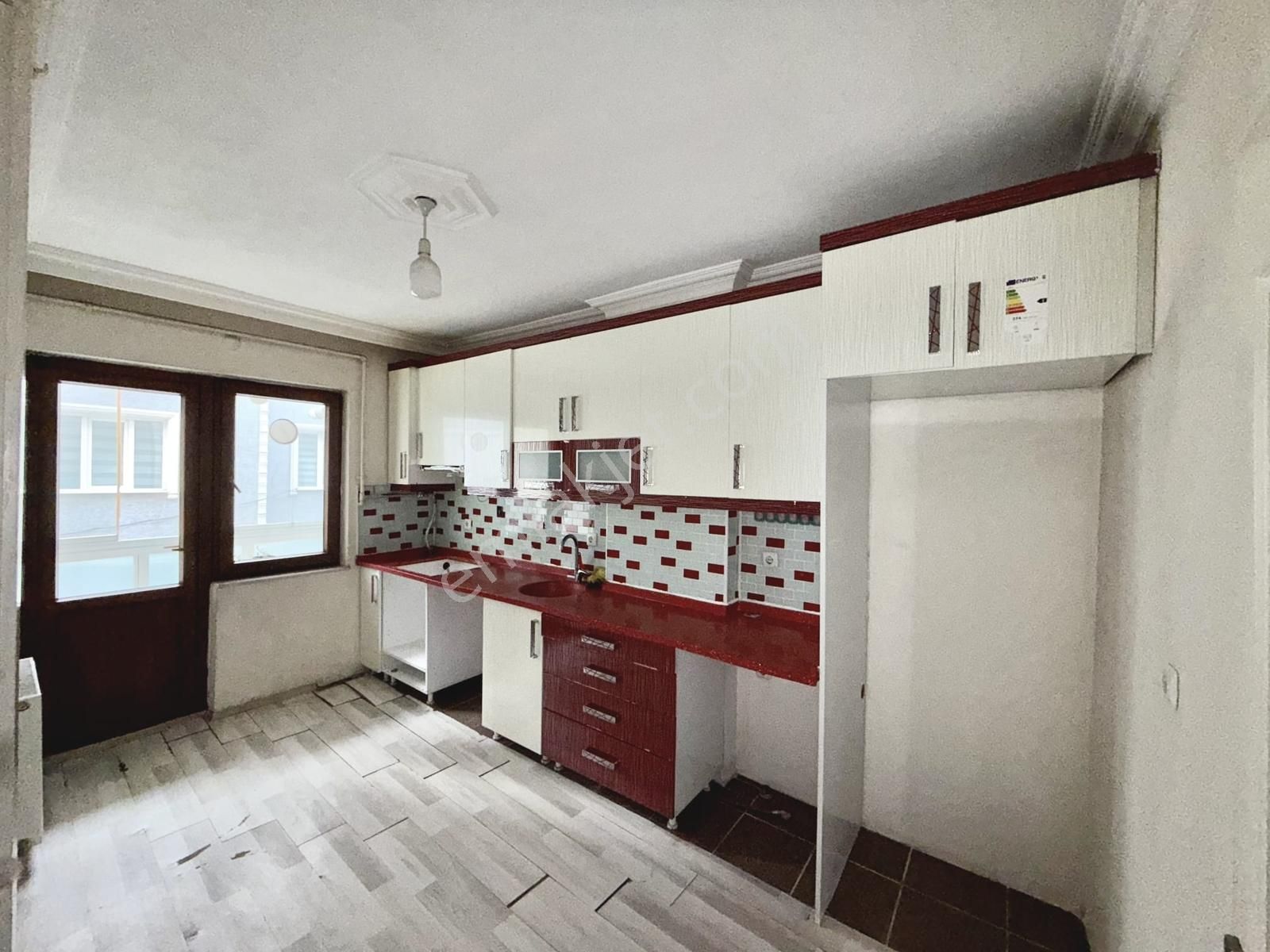 Cb Başrolden Kurtuluş Mahallesi'nde Kiralık Dair - Görsel 7