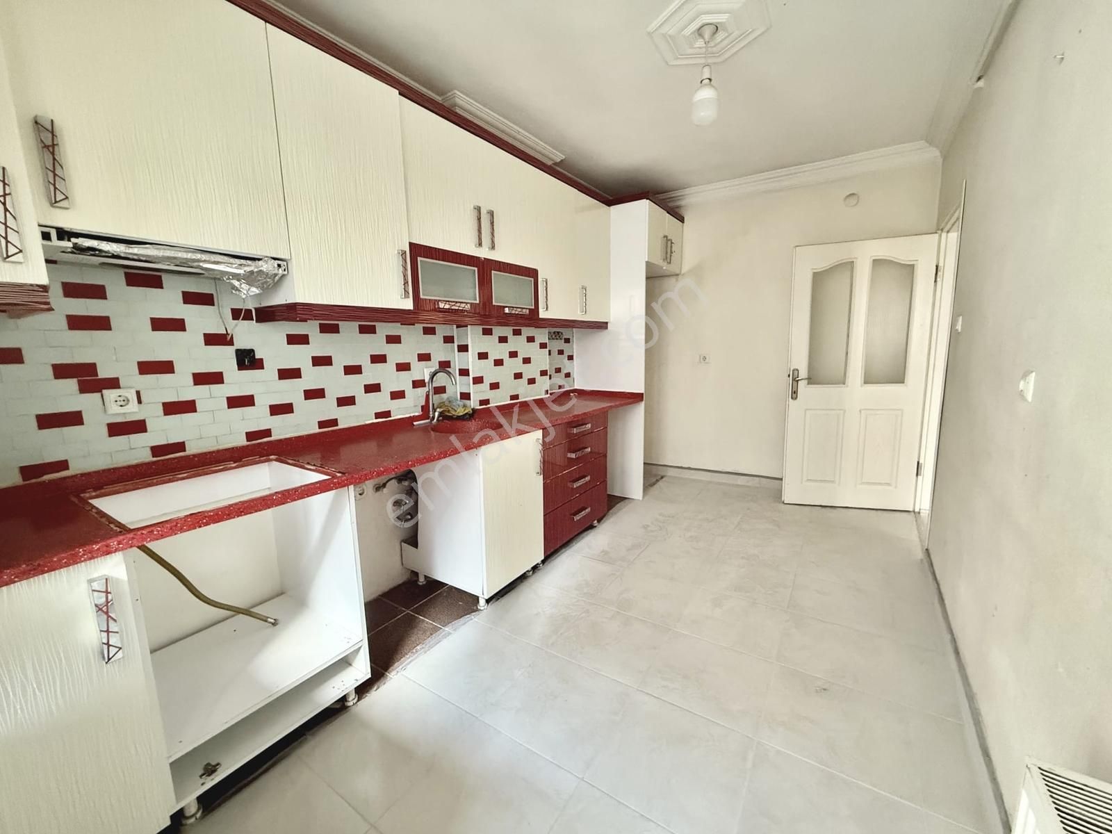 Cb Başrolden Kurtuluş Mahallesi'nde Kiralık Dair - Görsel 6