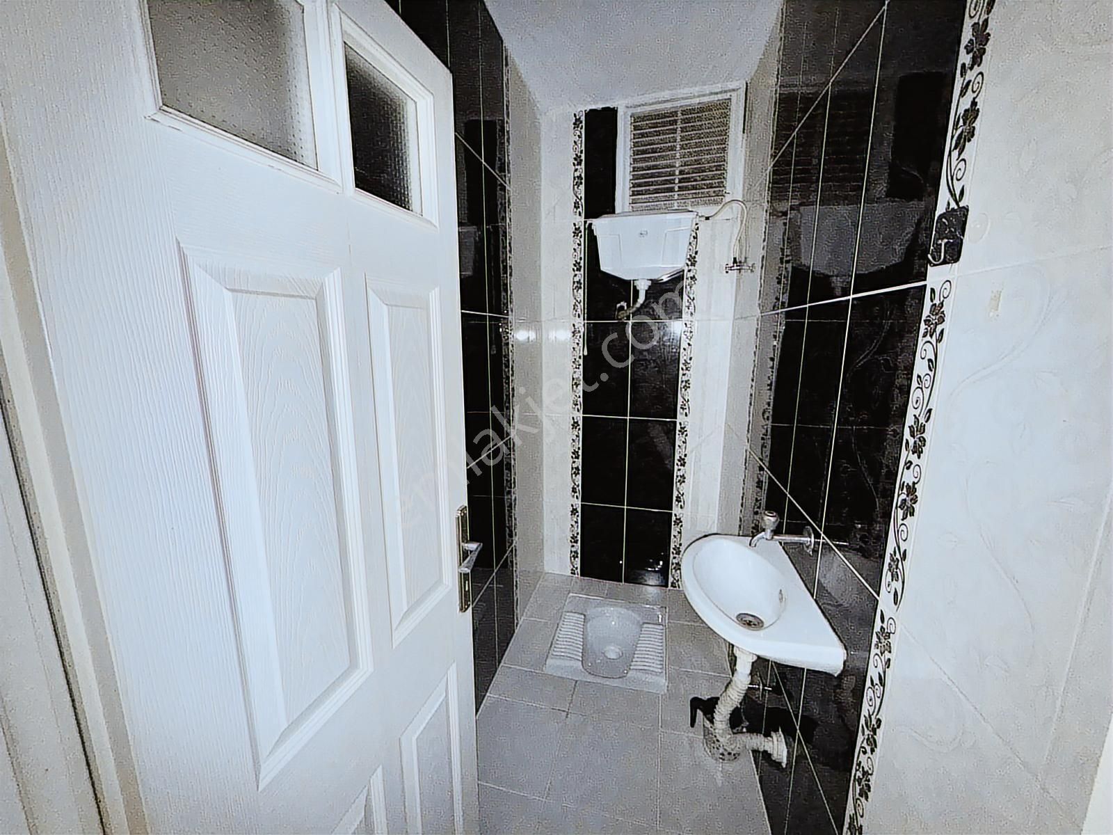 Cb Başrolden Kurtuluş Mahallesi'nde Kiralık Dair - Görsel 4