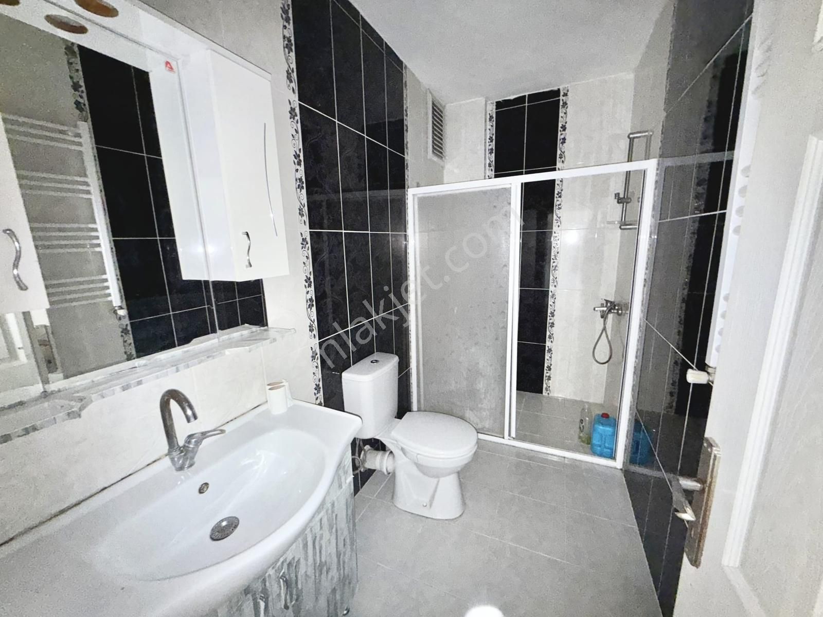 Cb Başrolden Kurtuluş Mahallesi'nde Kiralık Dair - Görsel 10