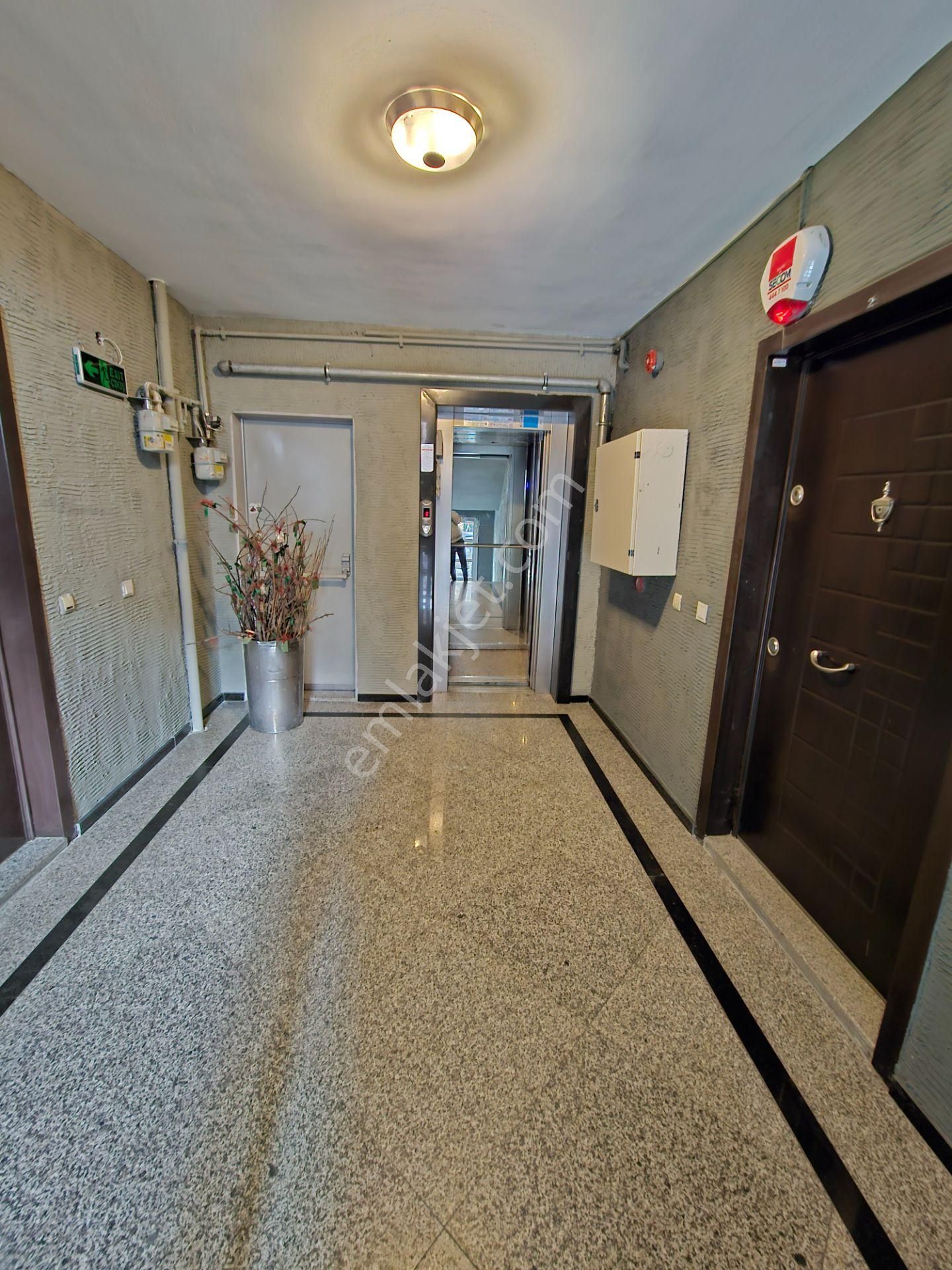 Şerifali Ataşehire Komşu Geniş 240m2 Balkonlu Teraslı 4+2 İş Yeri - Görsel 33