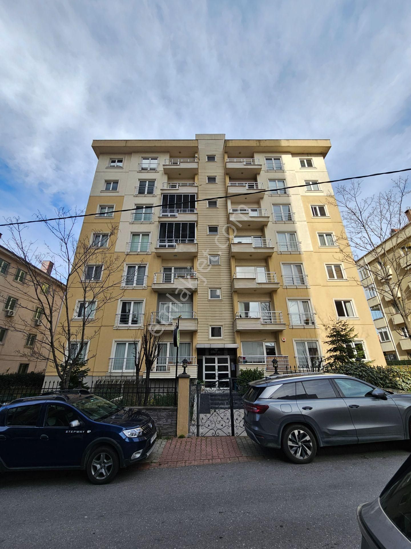 Şerifali Ataşehire Komşu Geniş 240m2 Balkonlu Teraslı 4+2 İş Yeri