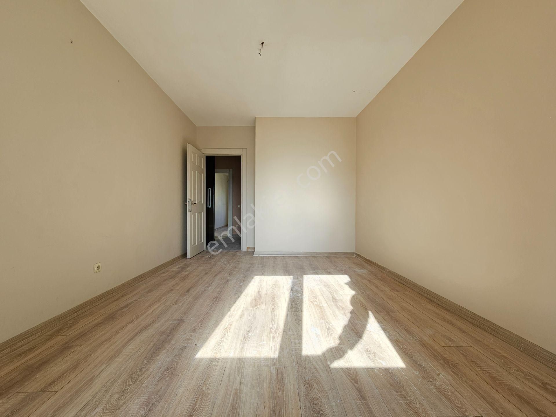 Şerifali Ataşehire Komşu Geniş 240m2 Balkonlu Teraslı 4+2 İş Yeri - Görsel 24