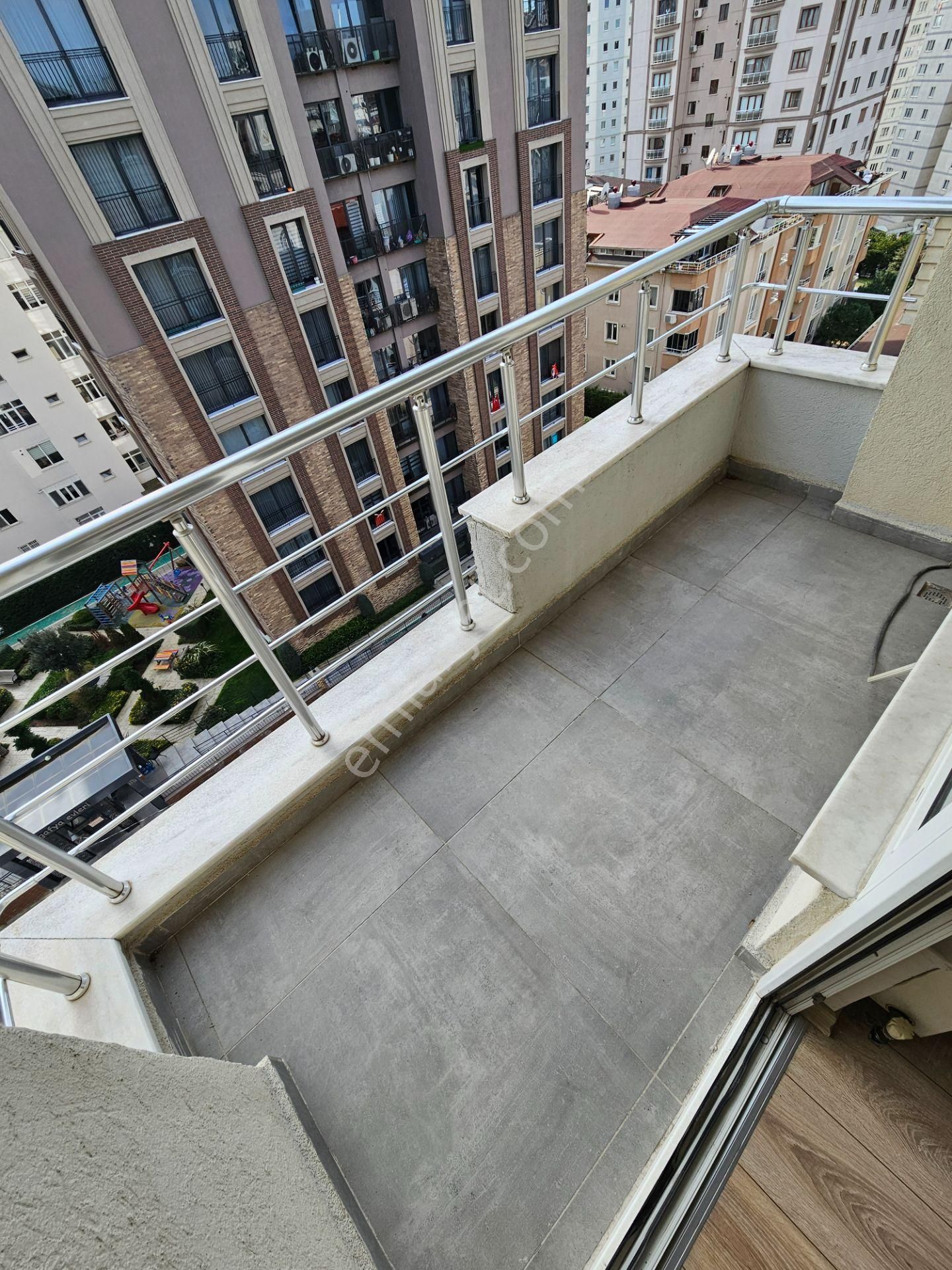 Şerifali Ataşehire Komşu Geniş 240m2 Balkonlu Teraslı 4+2 İş Yeri - Görsel 32